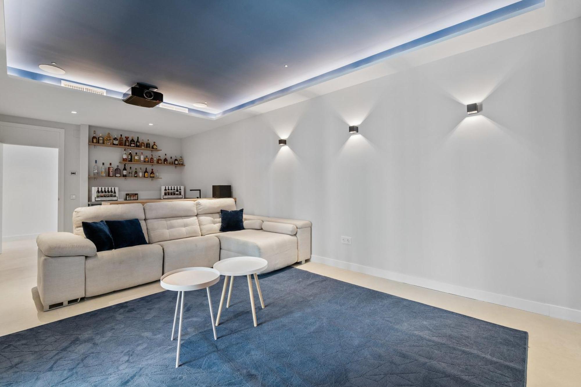 Villa Sandie Front Golf Cinema Sauna Jacuzzi Kids Playground