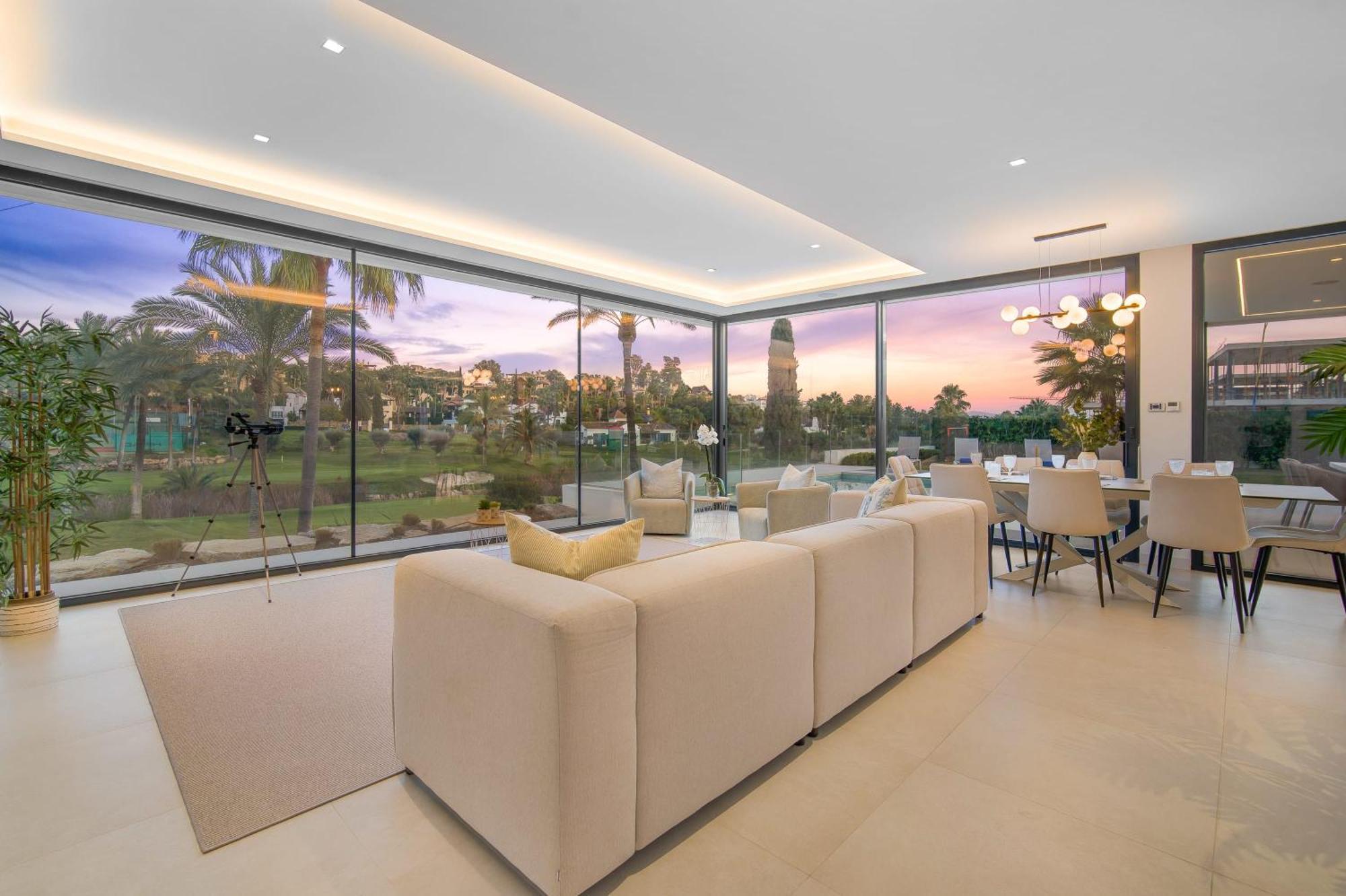 Villa Sandie Front Golf Cinema Sauna Jacuzzi Kids Playground