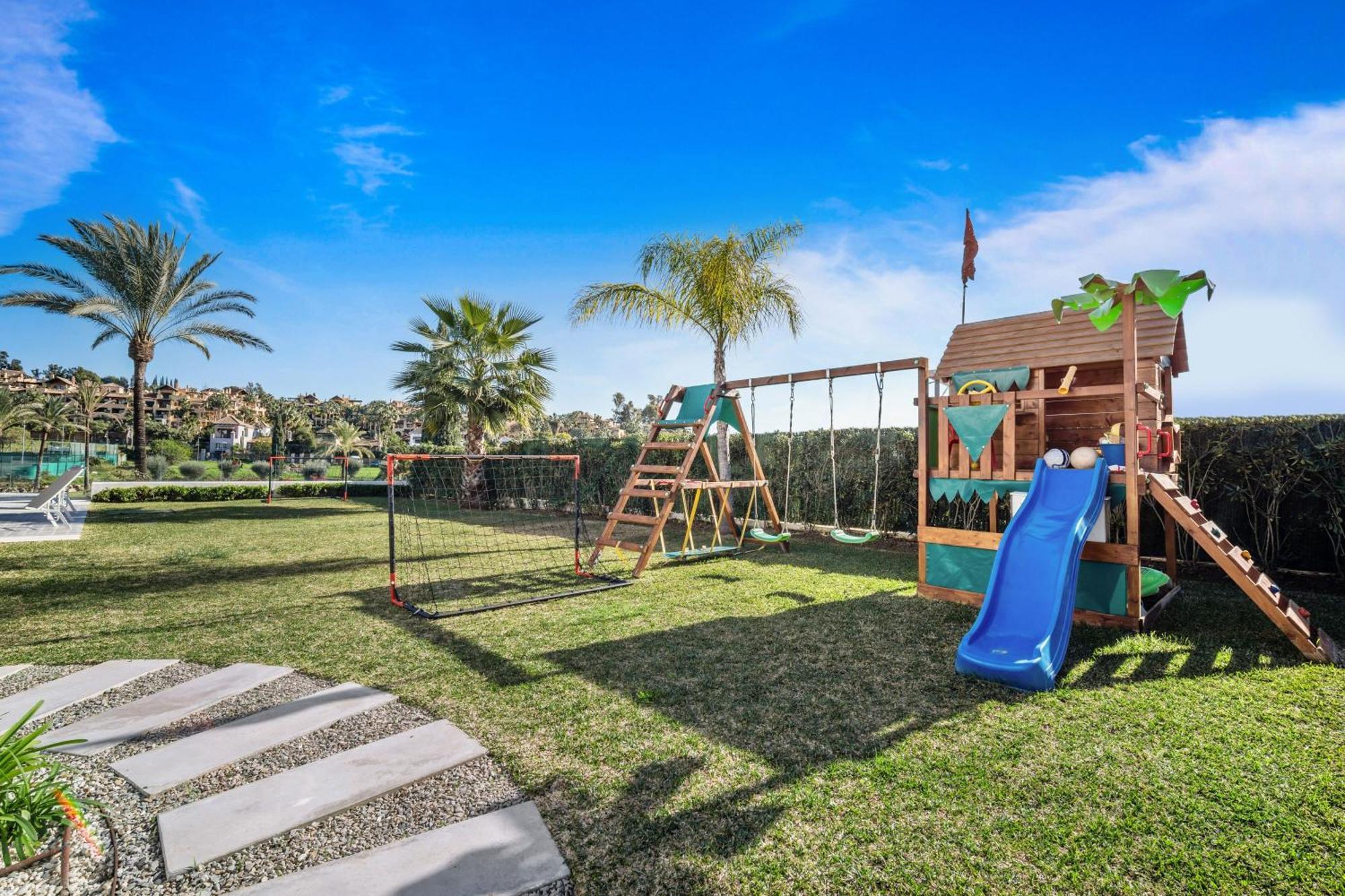 Villa Sandie Front Golf Cinema Sauna Jacuzzi Kids Playground Estepona