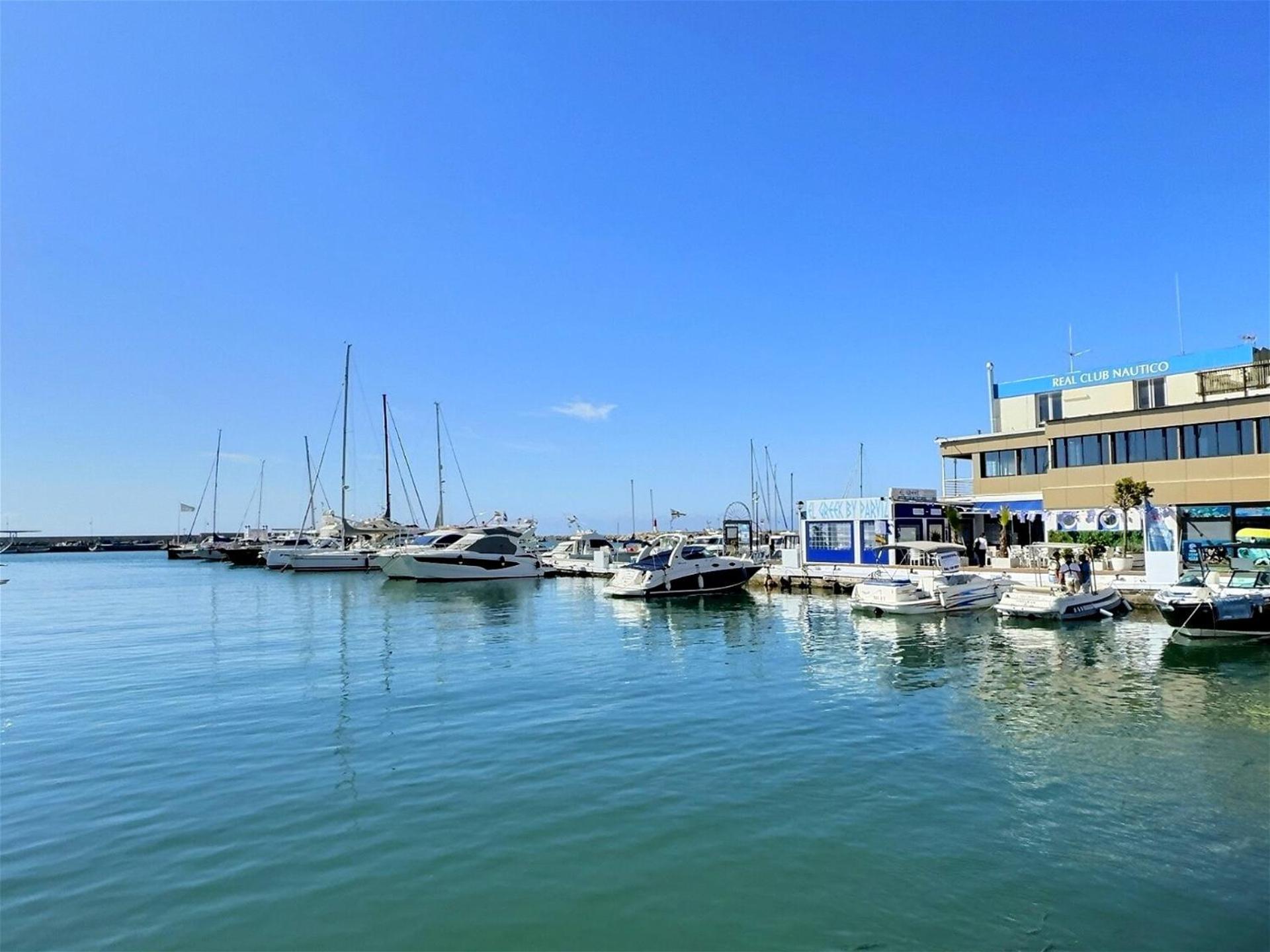 Two Bedroom Moments From The Cristo Apartment Estepona