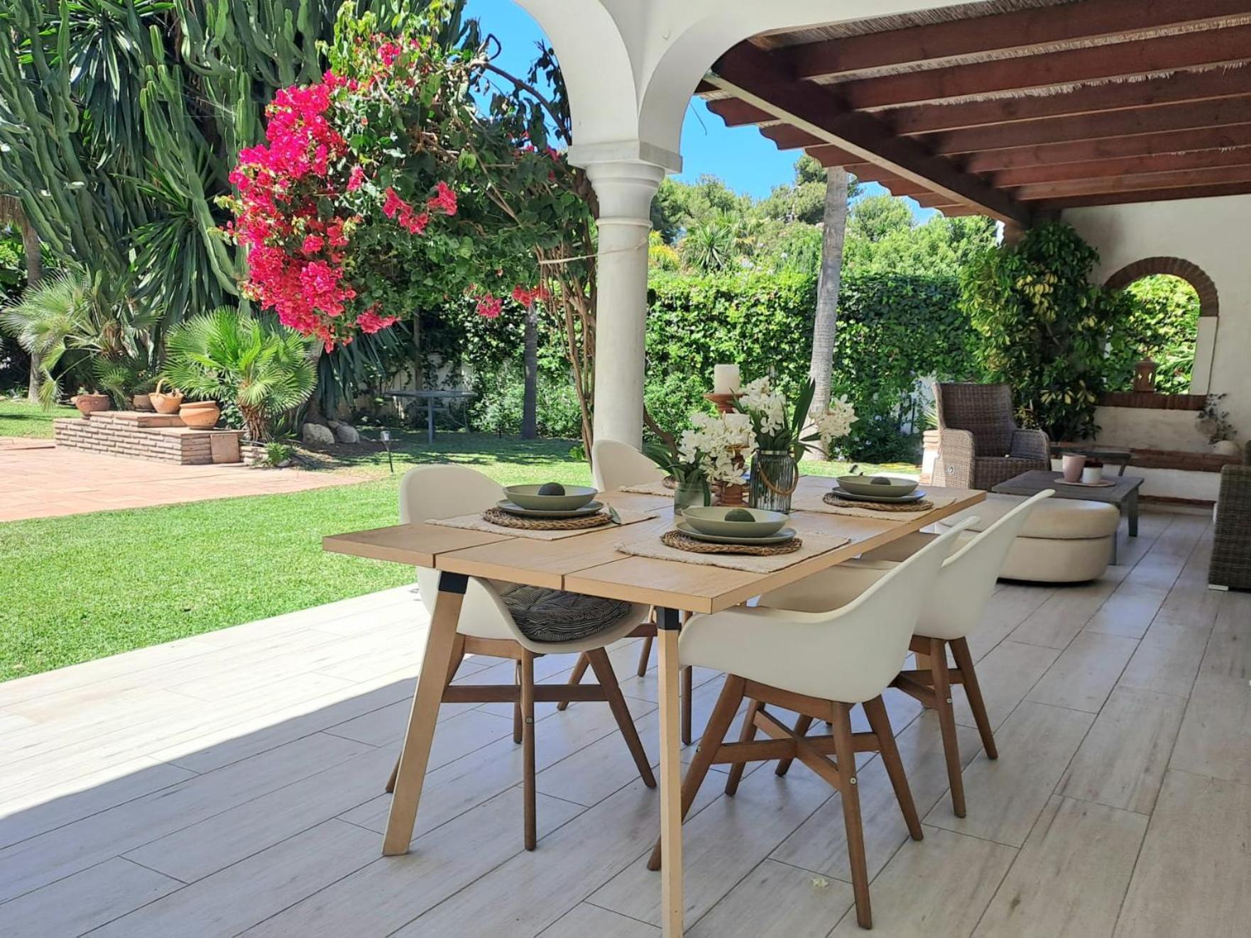 Noctua Pool And 013 Estepona