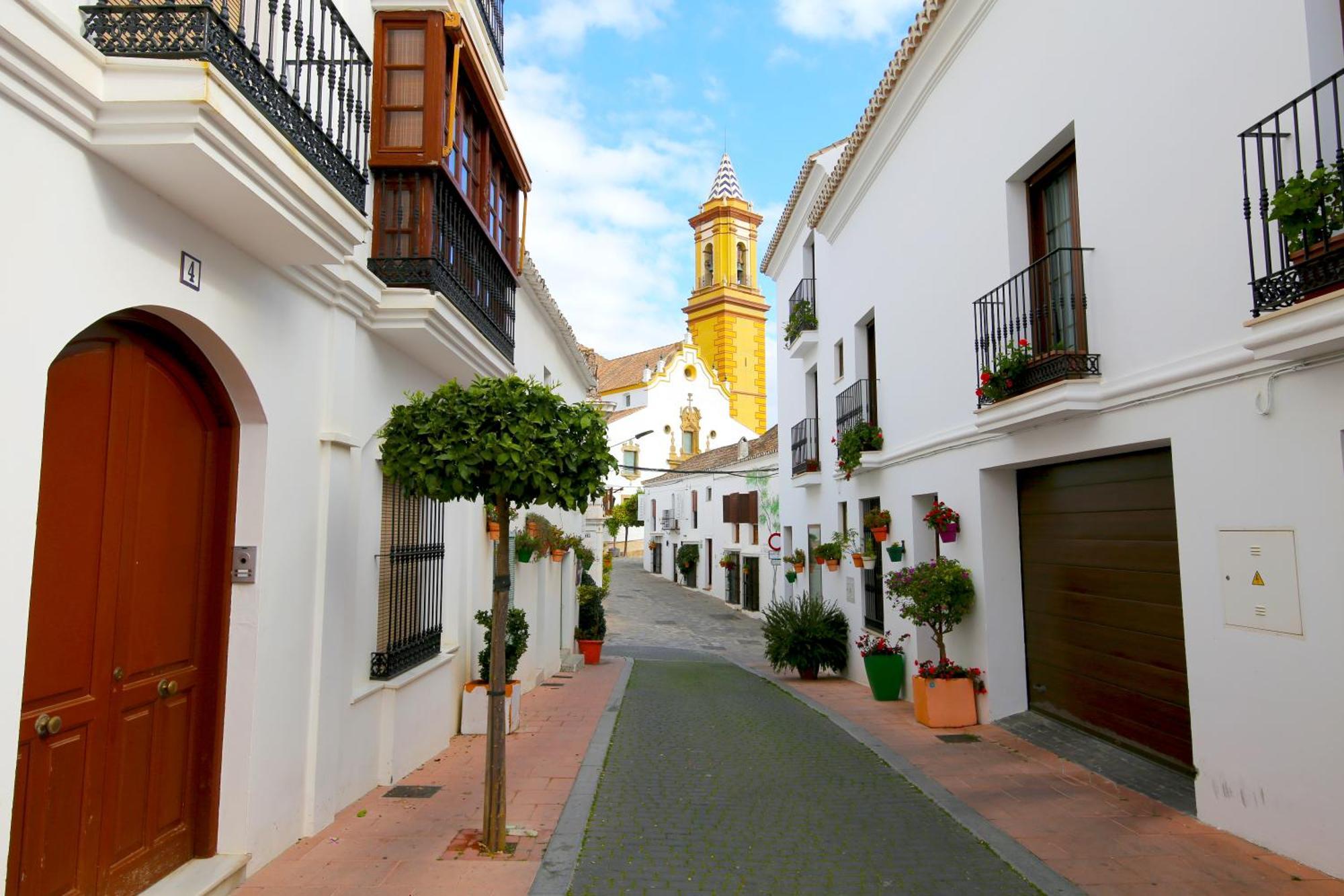 Centre Beachfront Rossi * Estepona