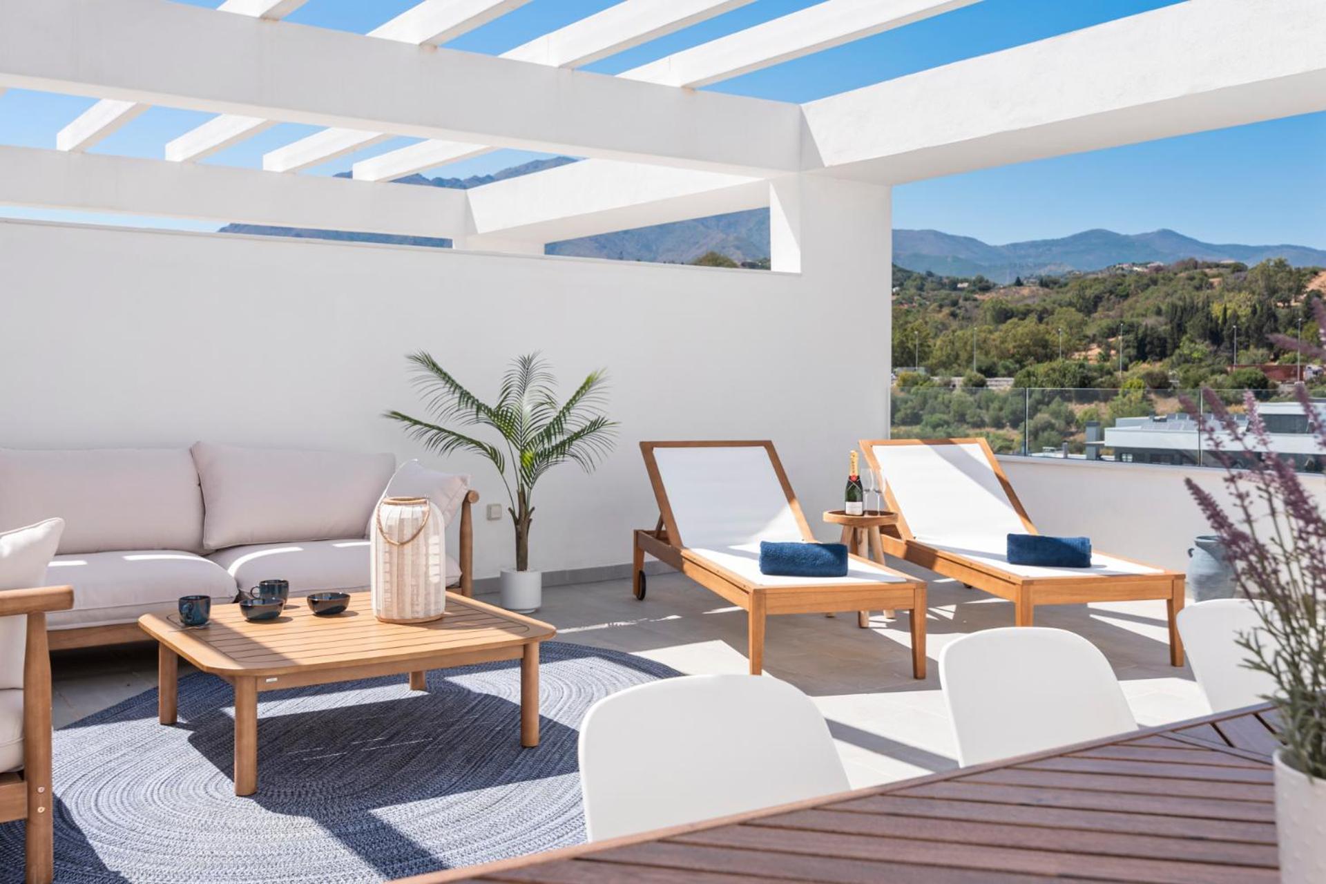 Sunny Terrace Penthouse Apartment *