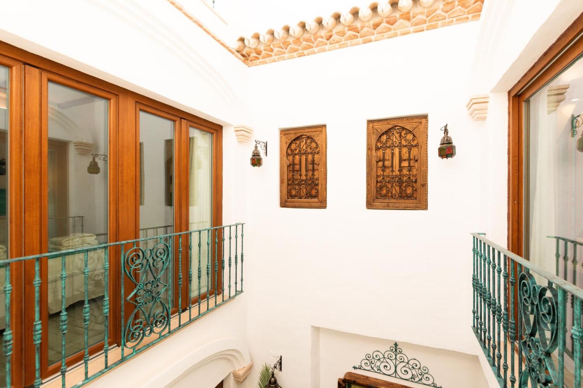 Casa Esmeralda - Luxury Boutique Old Town Apartment *
