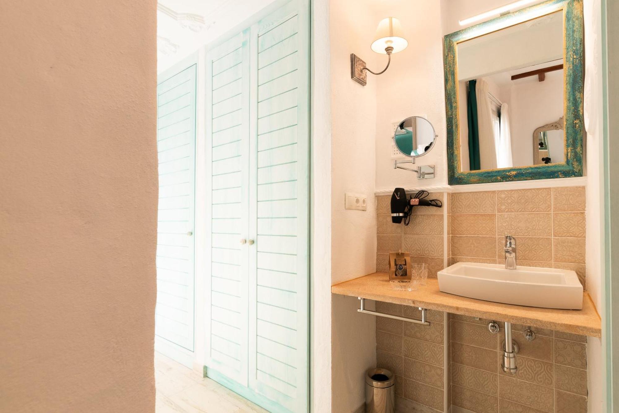 Casa Esmeralda - Luxury Boutique Old Town Apartment