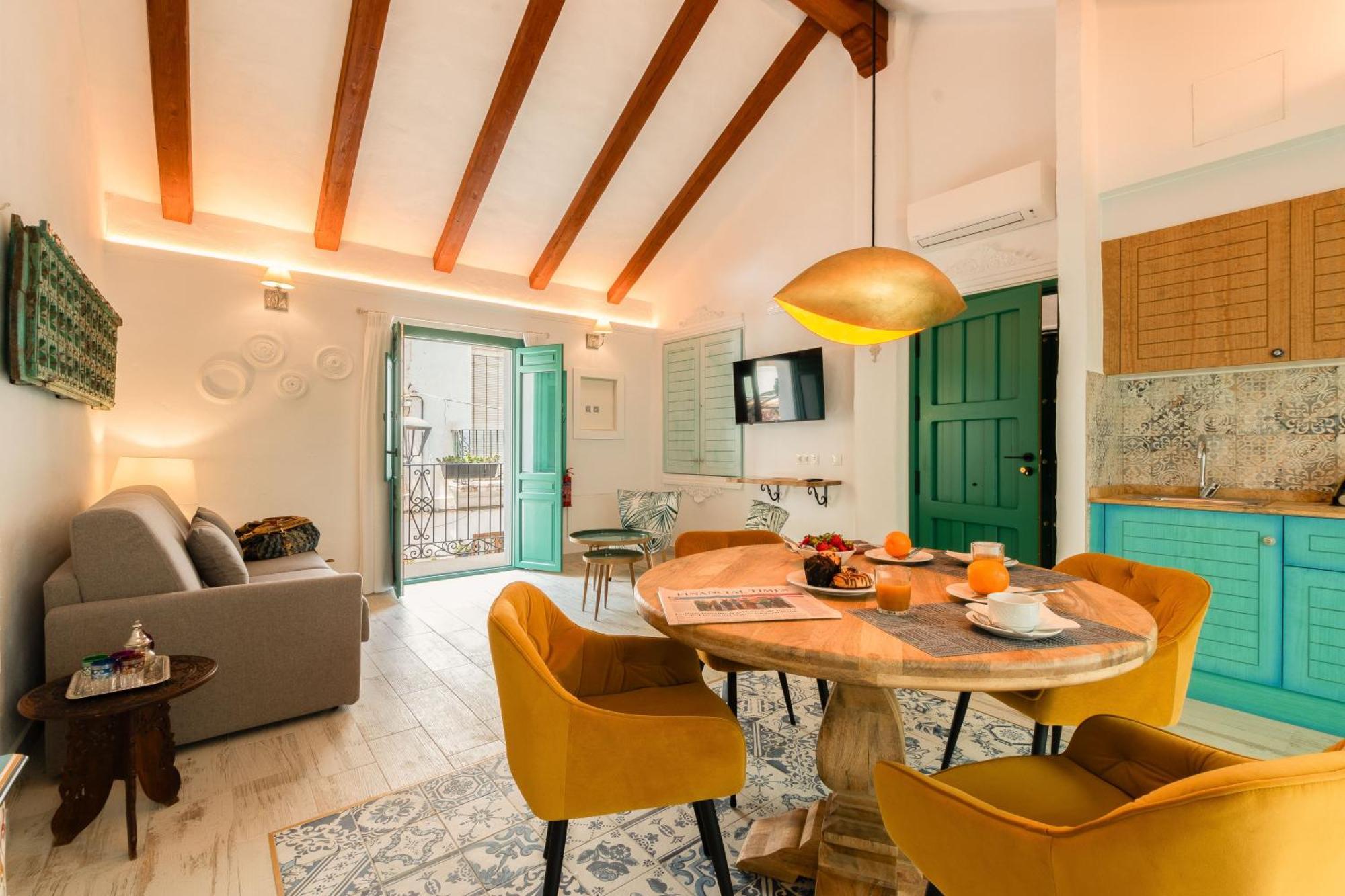 Casa Esmeralda - Luxury Boutique Old Town Apartment
