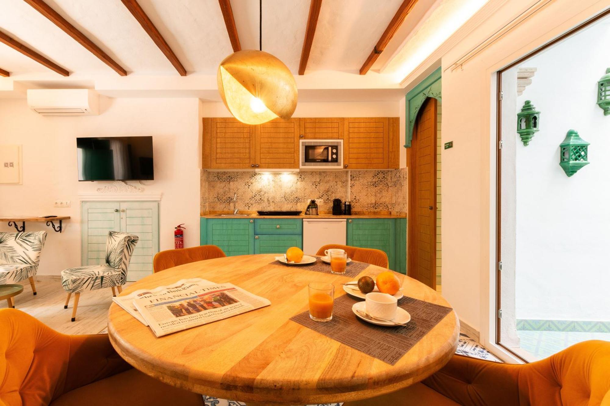 Casa Esmeralda - Luxury Boutique Old Town Apartment *