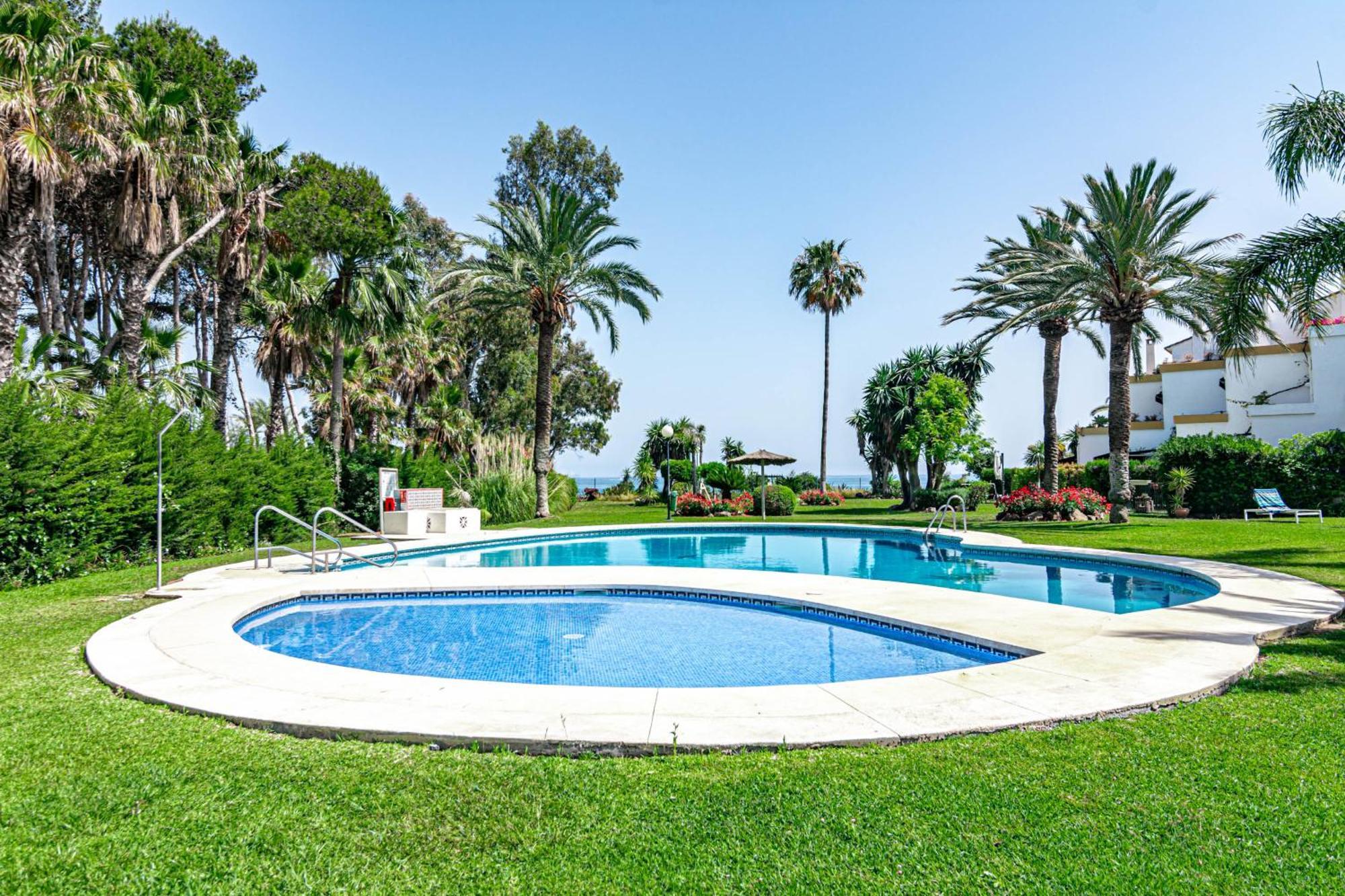 Pg9 - Andalucian 3-story Townhouse Near * Estepona