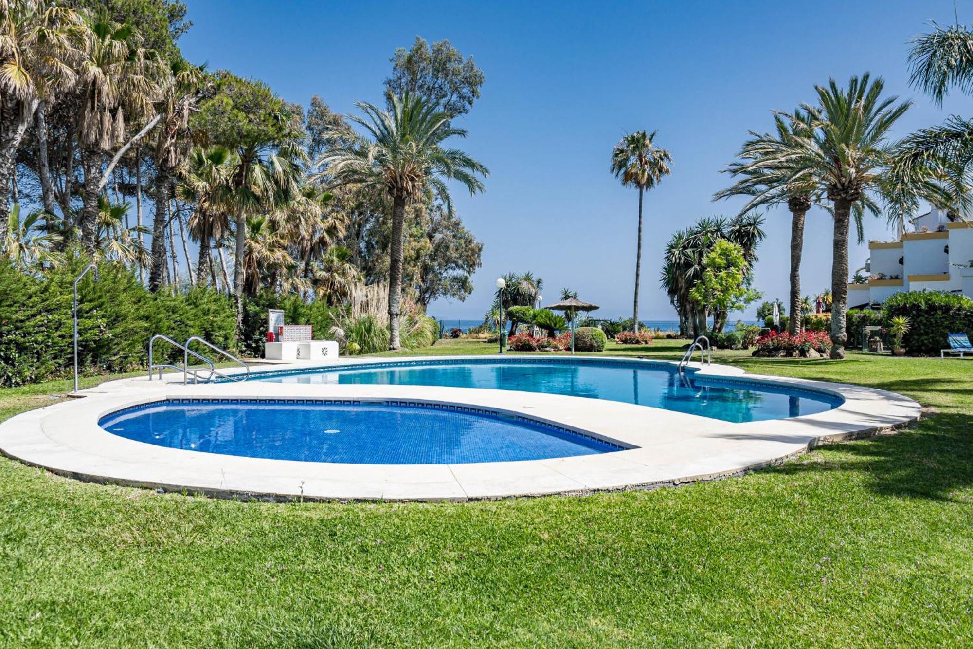 Pg9 - Andalucian 3-story Townhouse Near * Estepona