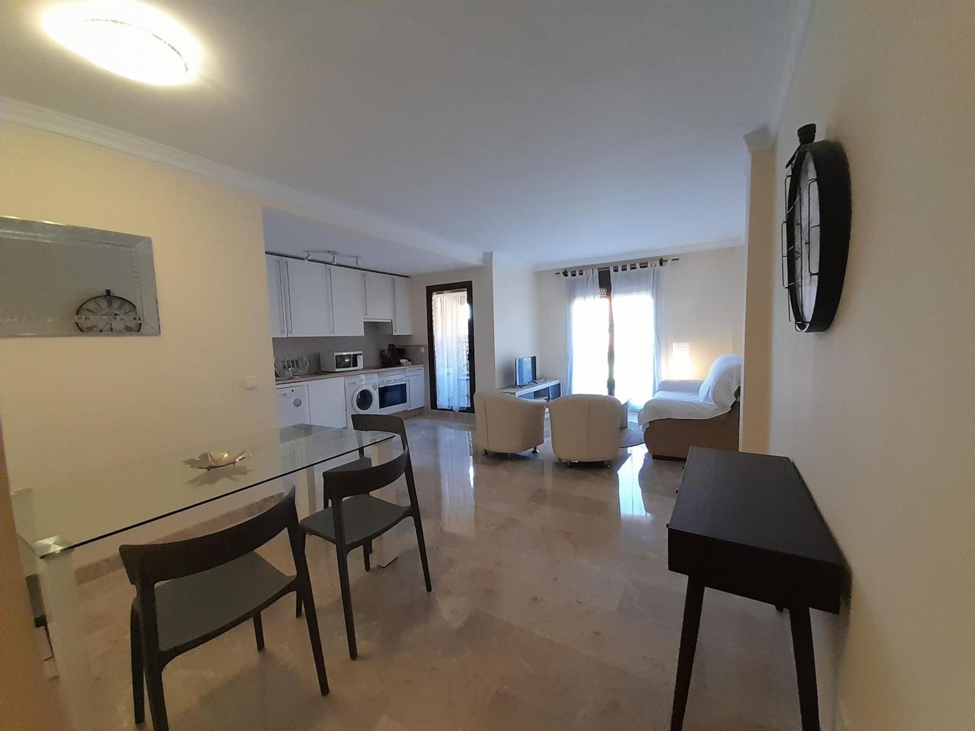 De Dos Y Un Bano Con Piscinas Y Jardines Cercano A La Playa Apartment