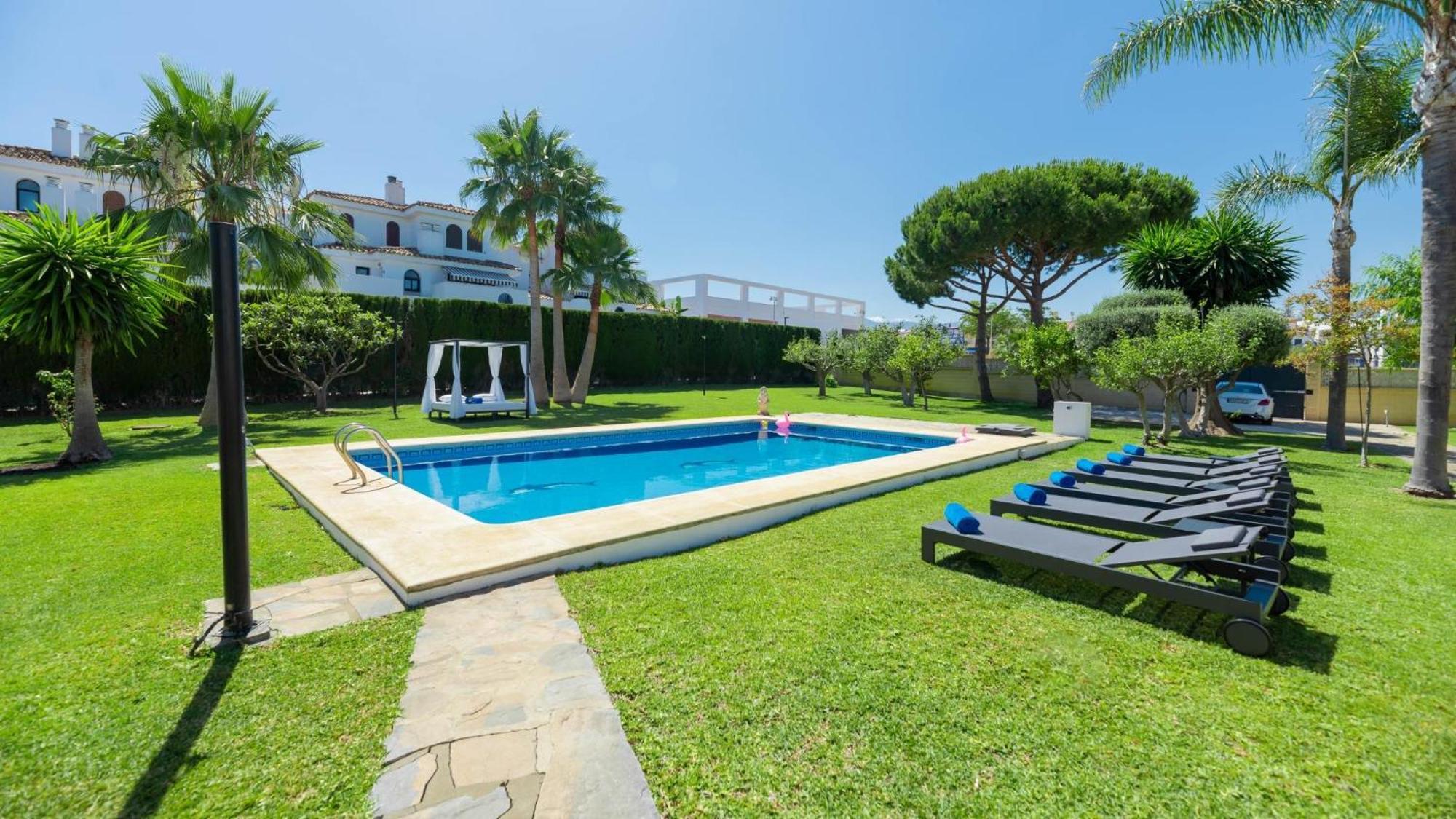 Costalita Cozy Sea Front Estepona