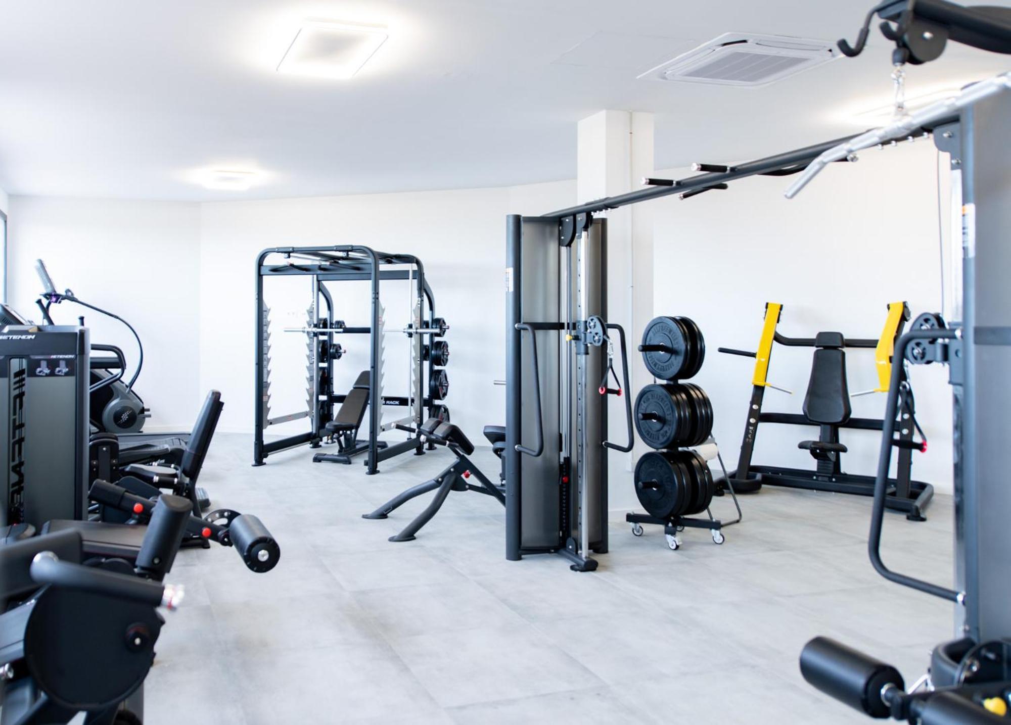 Modern Three Bedroom Apart- 6 Pools- Gym -sun 482 * Estepona