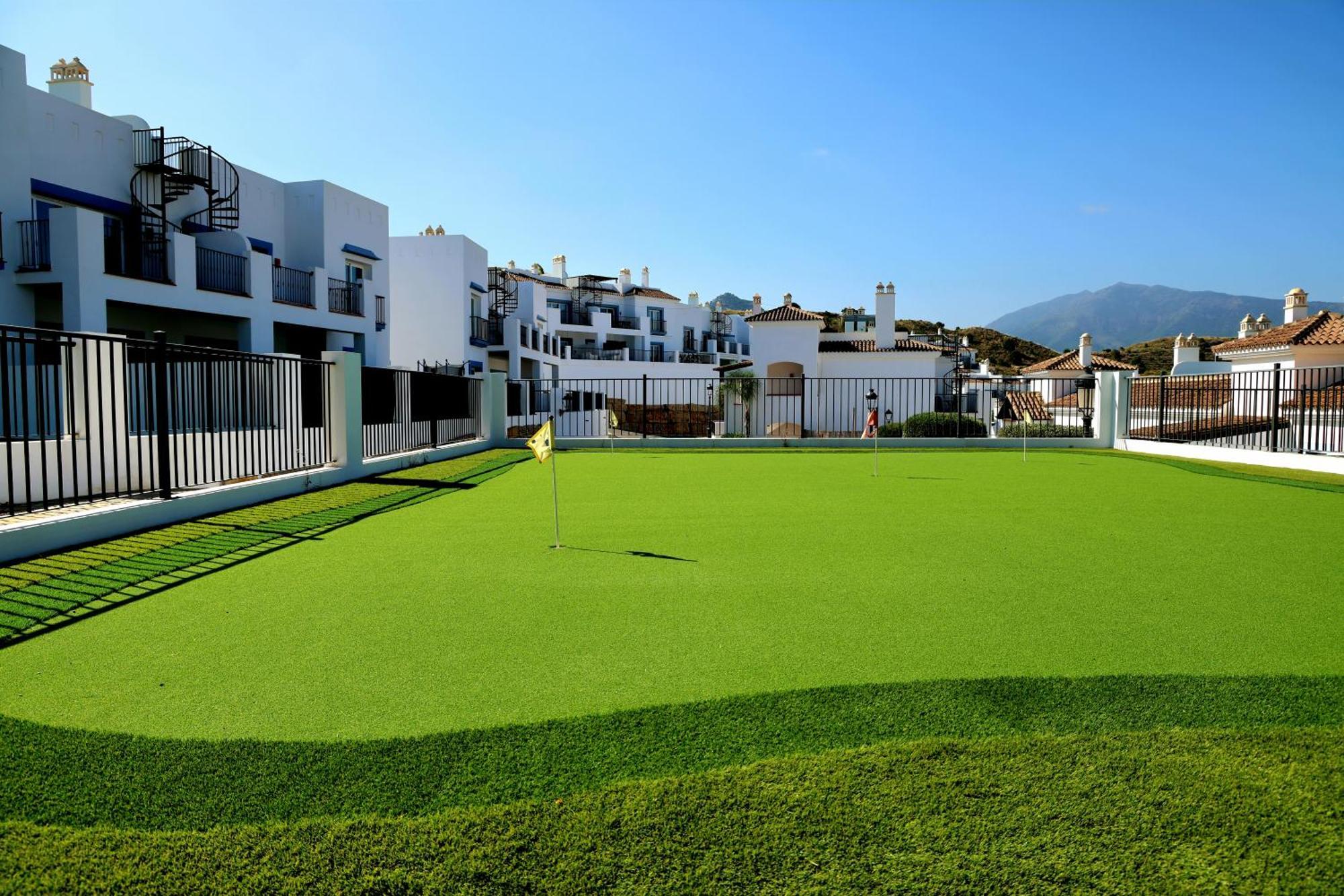 Apartment Modern Three Bedroom Apart- 6 Pools- Gym -sun 482 *
