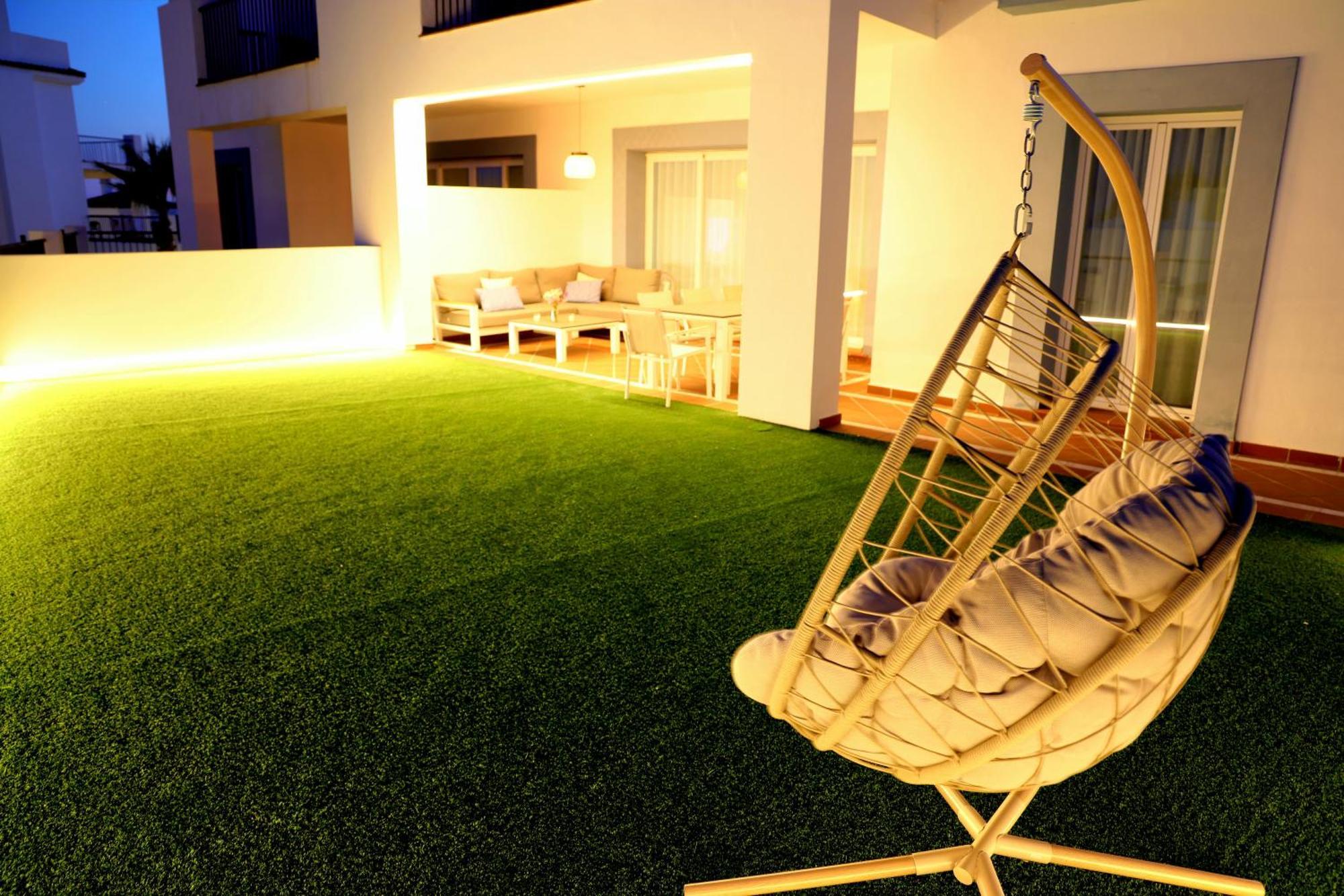 Apartment Modern Three Bedroom Apart- 6 Pools- Gym -sun 482