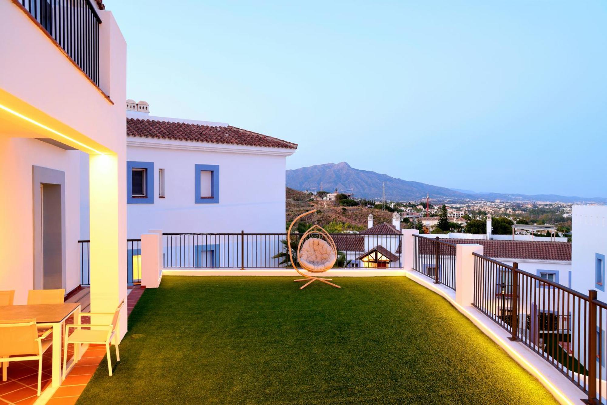 Apartment Modern Three Bedroom Apart- 6 Pools- Gym -sun 482 Estepona