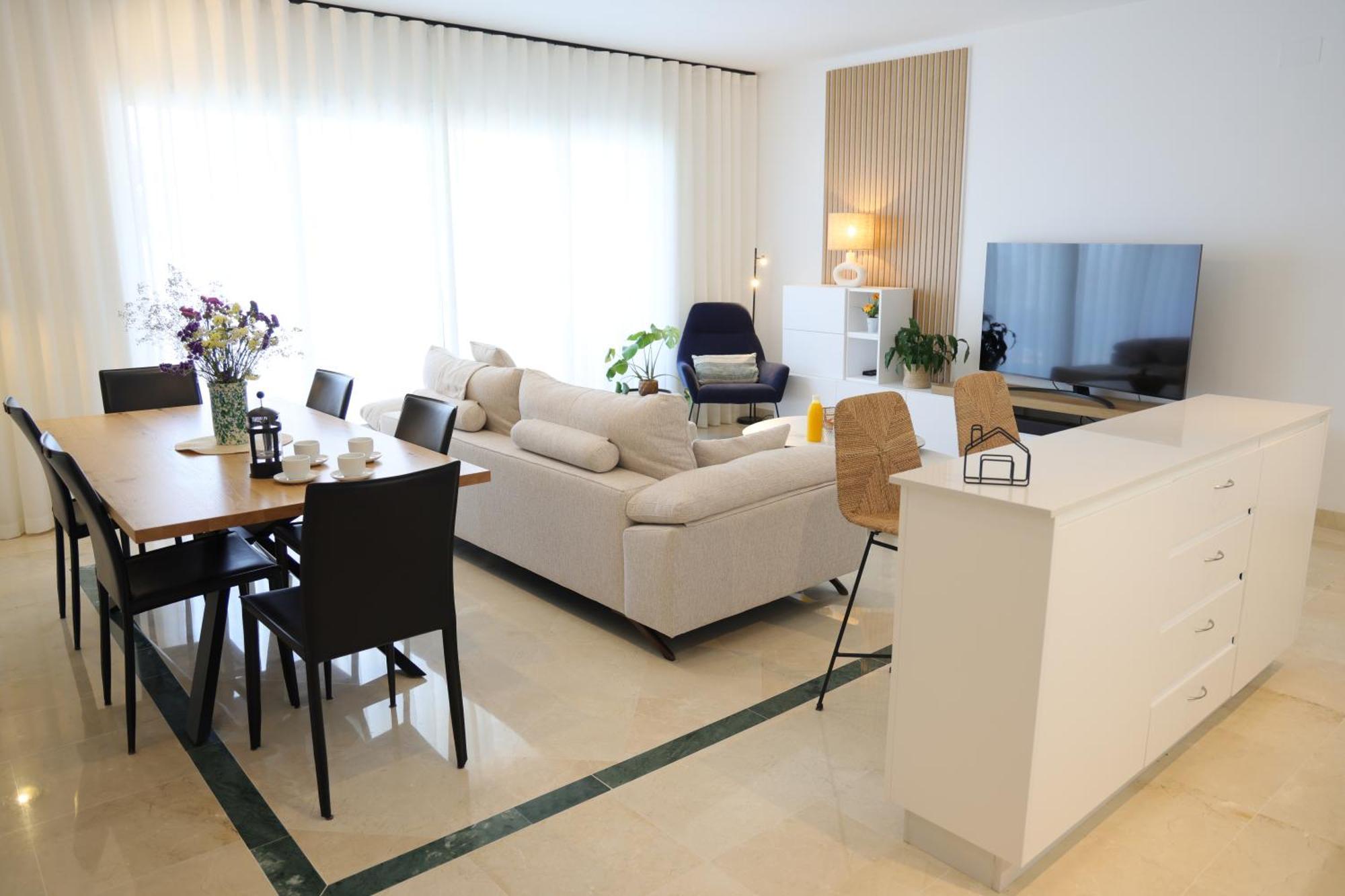 Modern Three Bedroom Apart- 6 Pools- Gym -sun 482 *