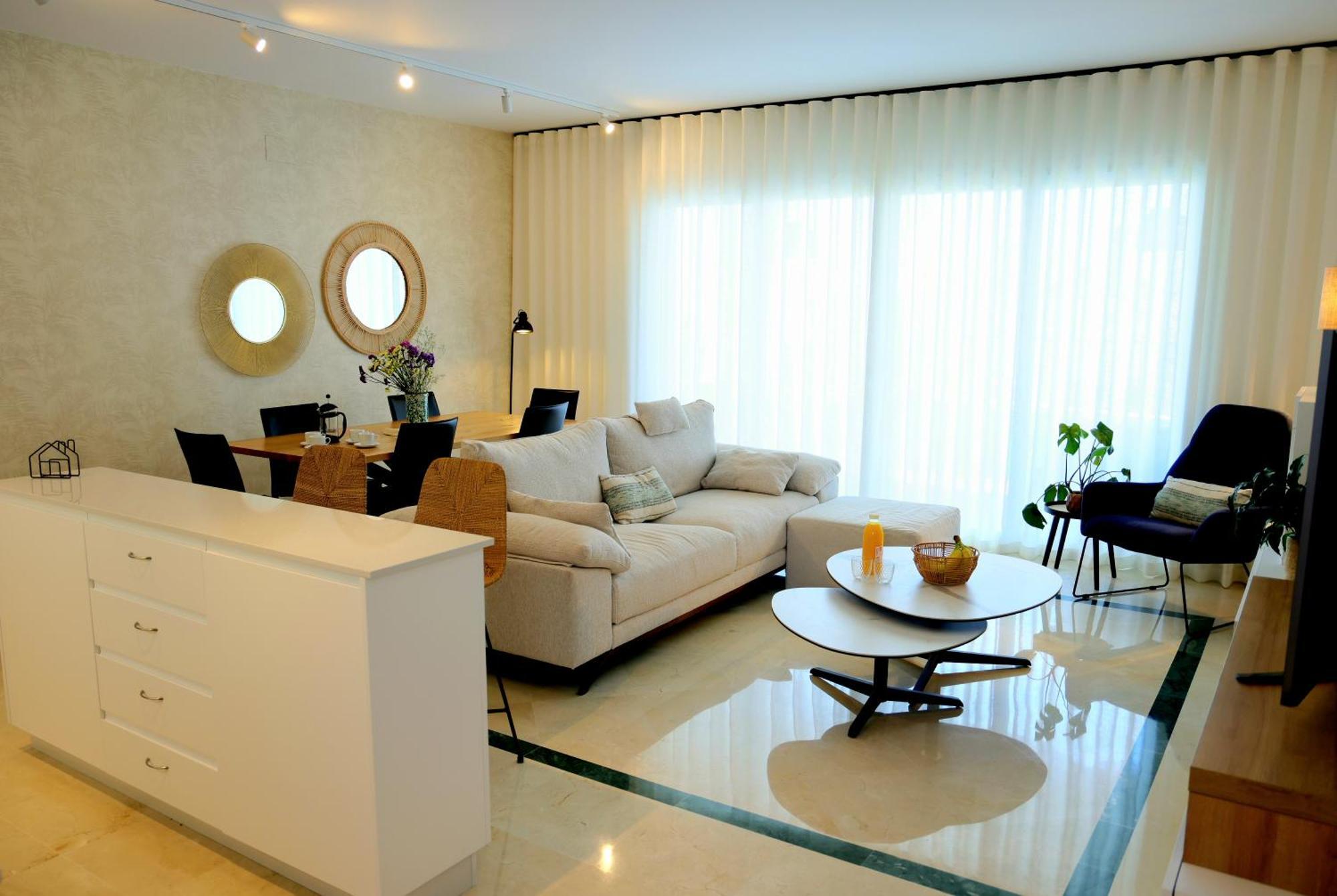 Modern Three Bedroom Apart- 6 Pools- Gym -sun 482 *