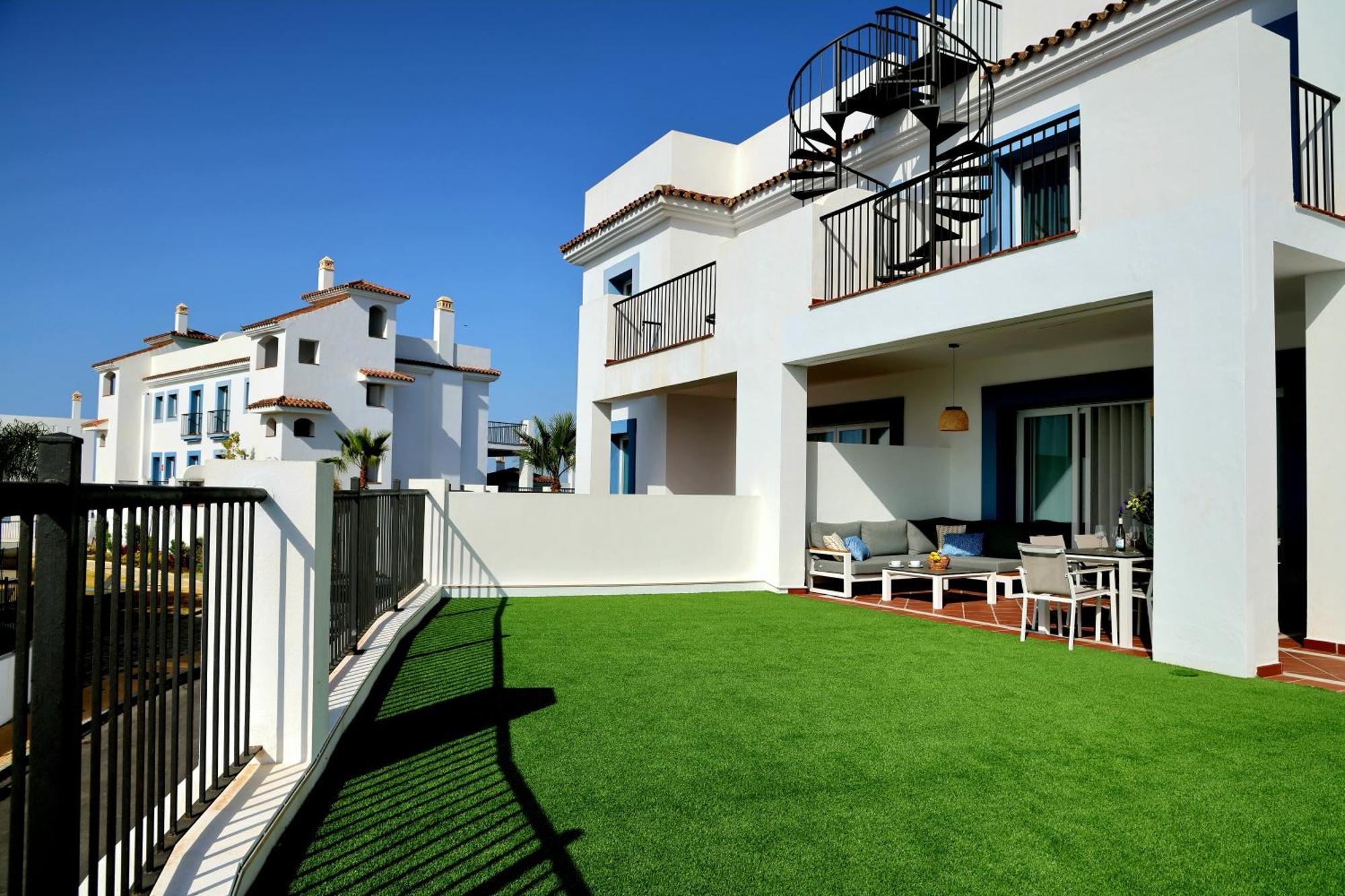 Modern Three Bedroom Apart- 6 Pools- Gym -sun 482 Estepona