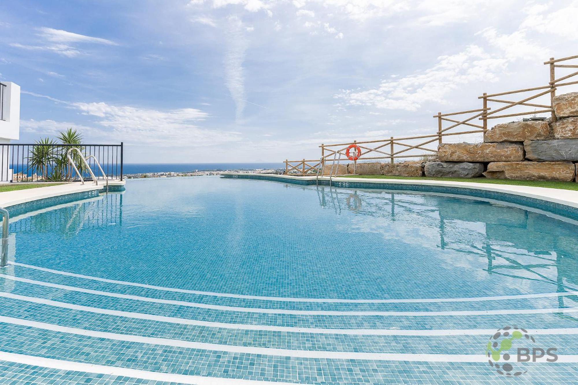 Modern Three Bedroom Apart- 6 Pools- Gym -sun 482 *