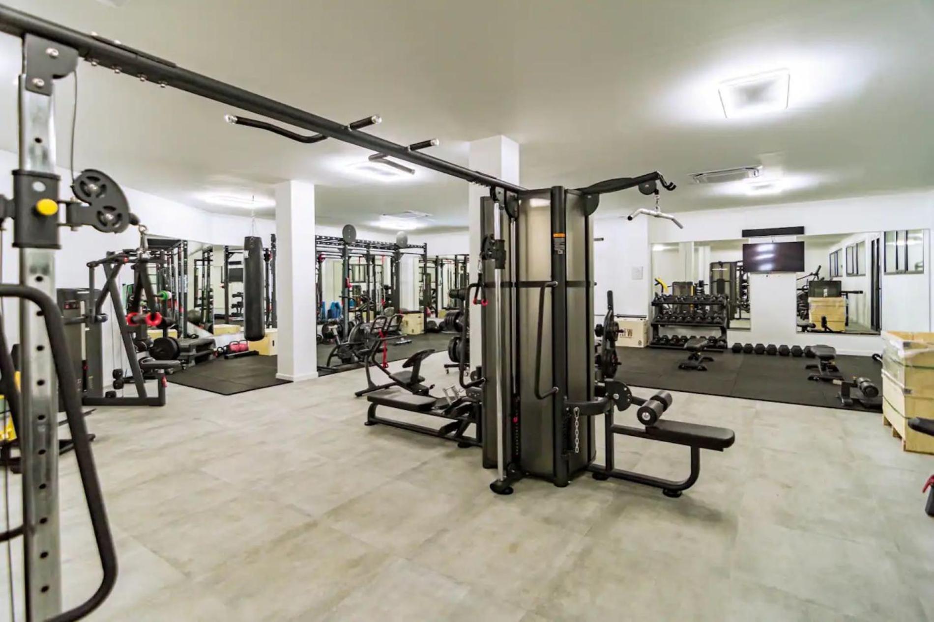 Modern Three Bedroom Apart- 6 Pools- Gym -sun 482 Estepona