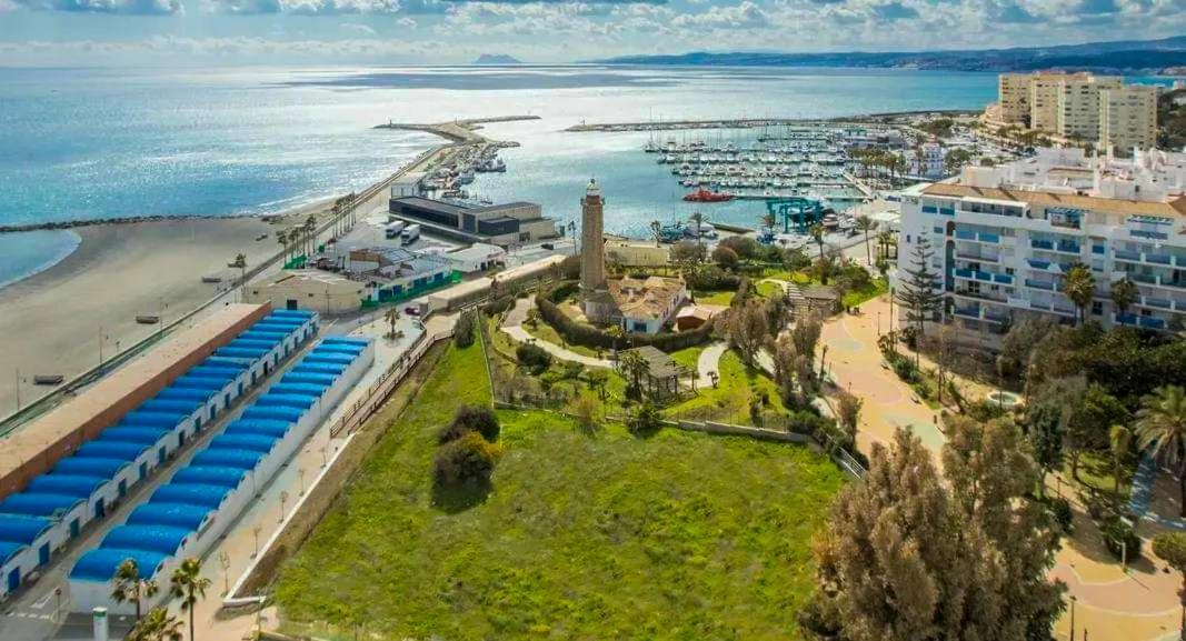 Duplex Con Bellas Vistas Al Mar, A Pasos De La Playa Estepona