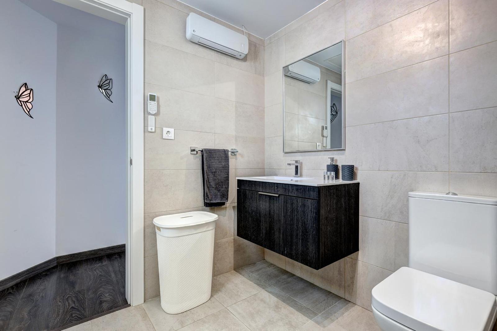 Terrace, Parking & Pool Estepona