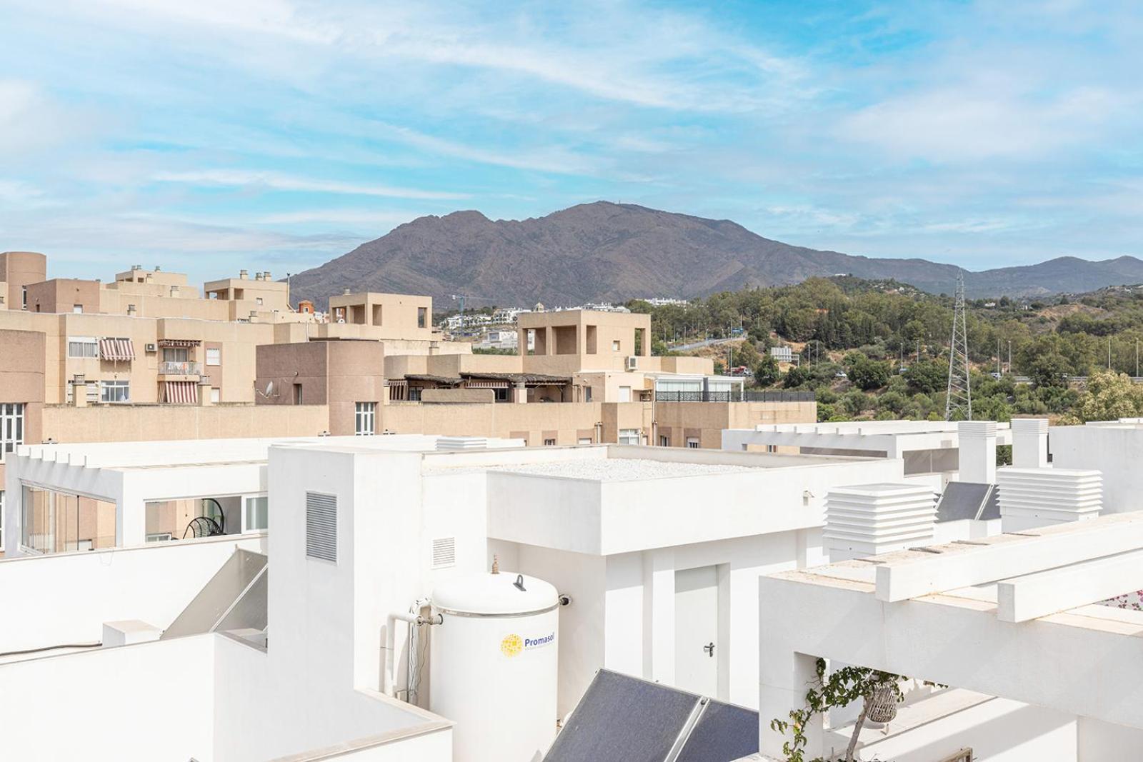 Apartment Terrace, Parking & Pool Estepona