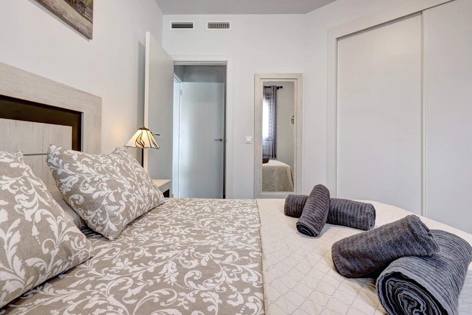 Terrace, Parking & Pool * Estepona