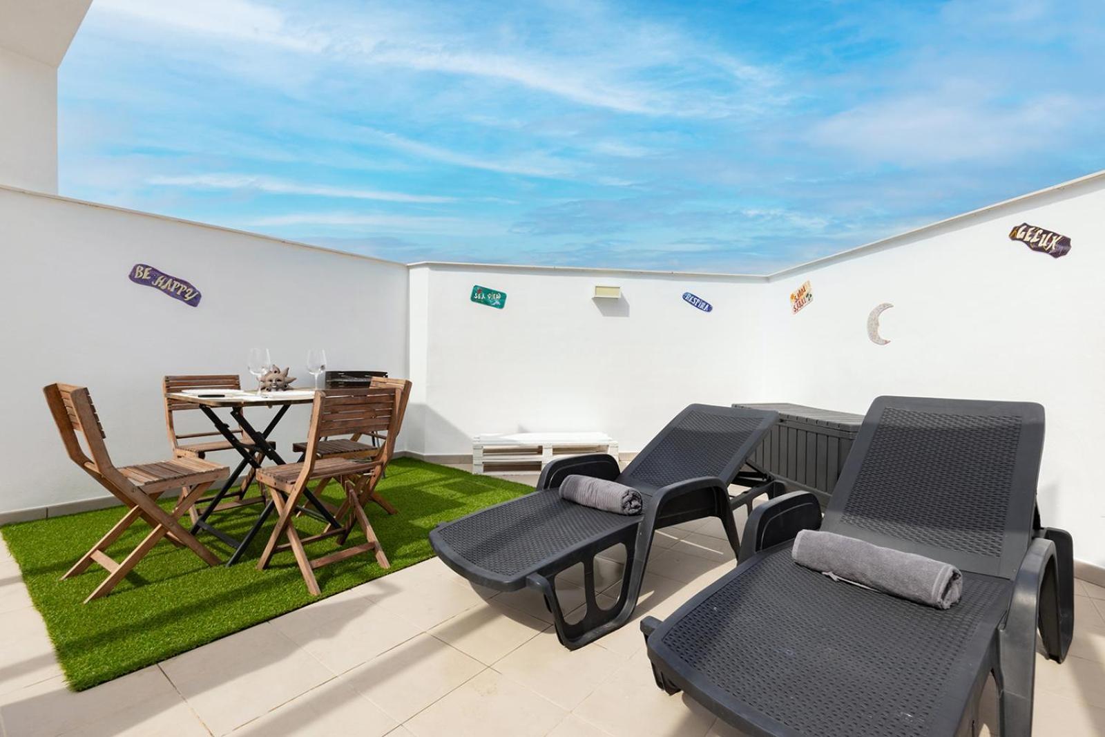 Terrace, Parking & Pool Estepona