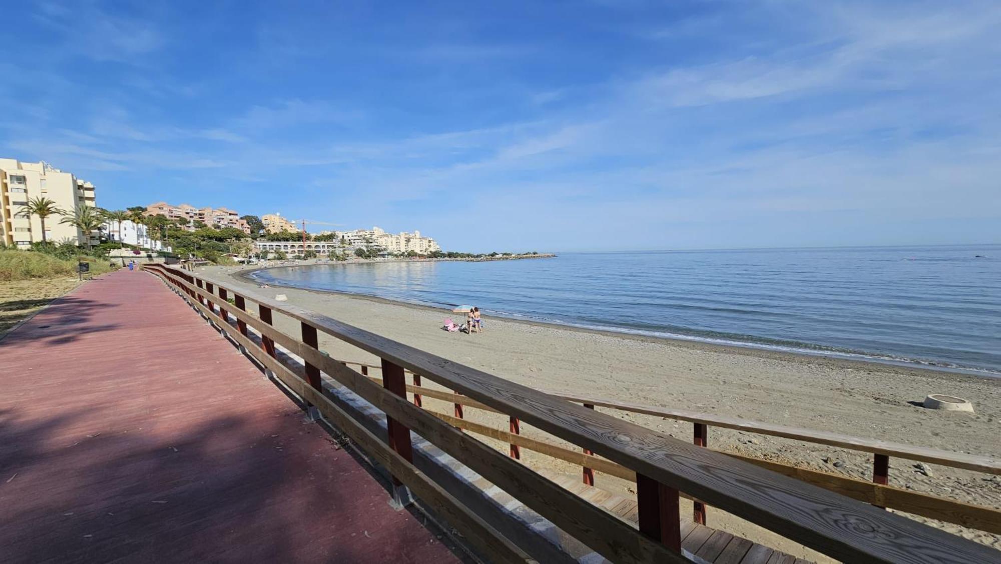 Junto A La Playa Del Cristo Cerca Del Puerto