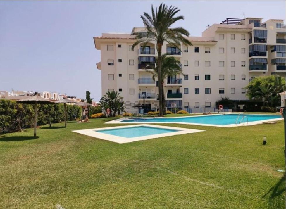 Las Brisas- *