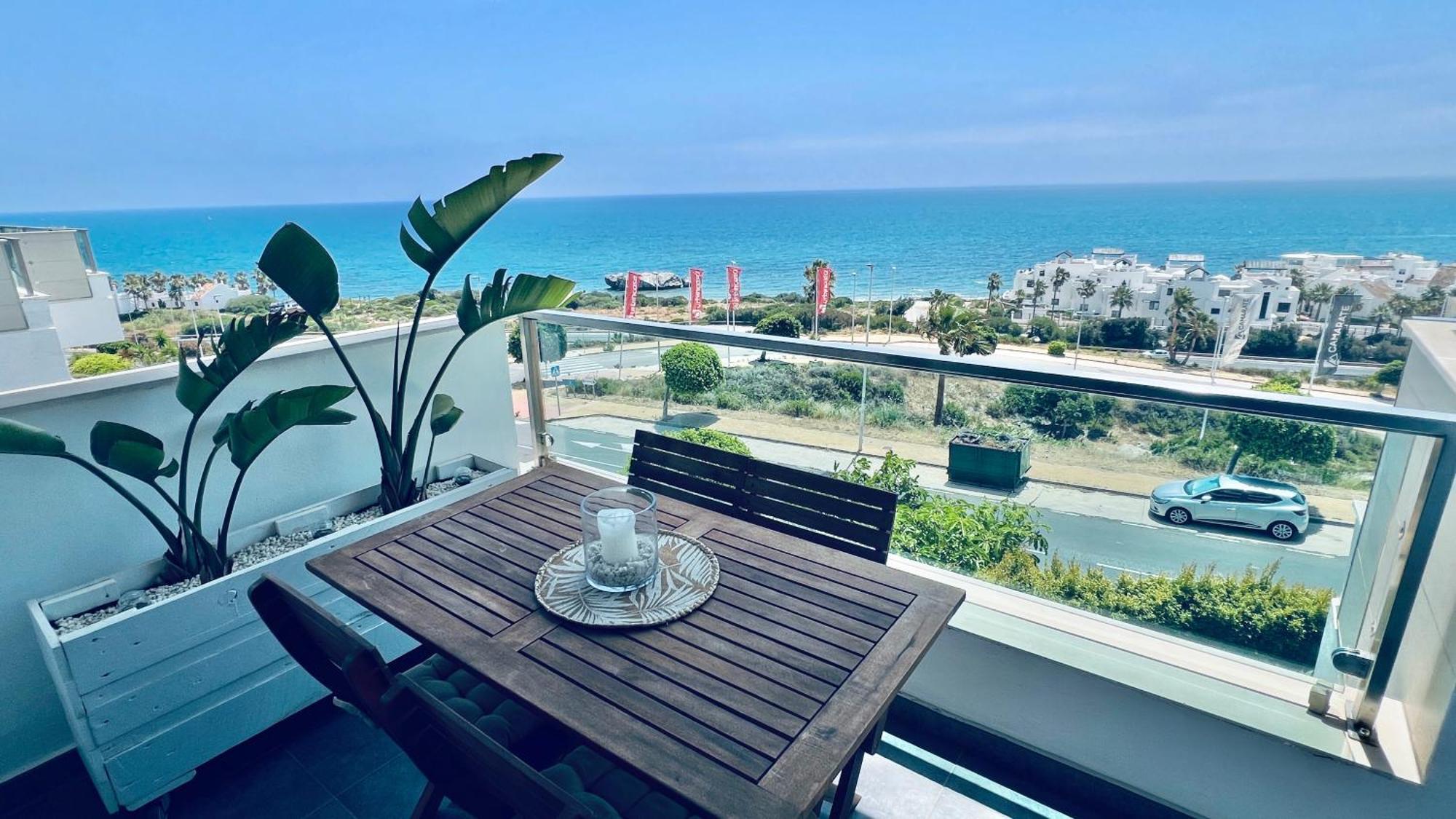 Panoramic Ocean Retreat Apartment