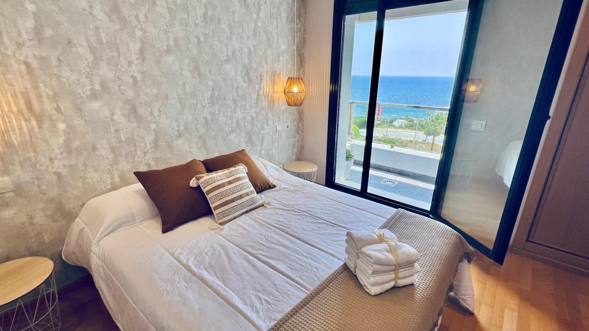 Apartment Panoramic Ocean Retreat