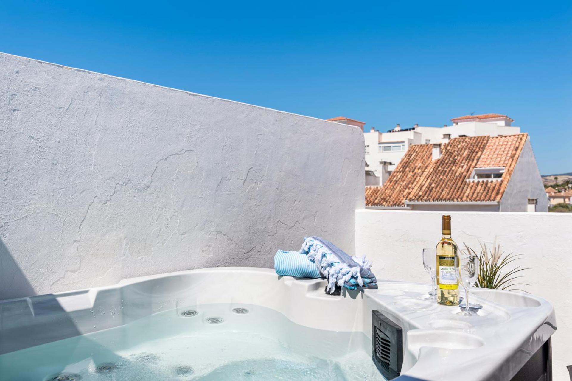 Lovely Penthouse Near Marina By Costarentals - Ref M15 Appartement