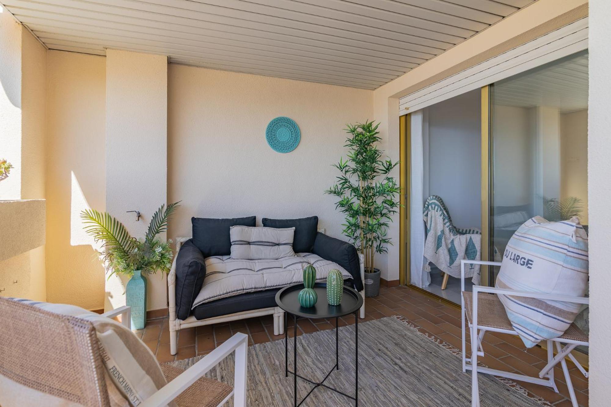 Espectacular Apartamento Estepona, Primera Linea De Playa, Totalmente Reformado En 2023 Estepona