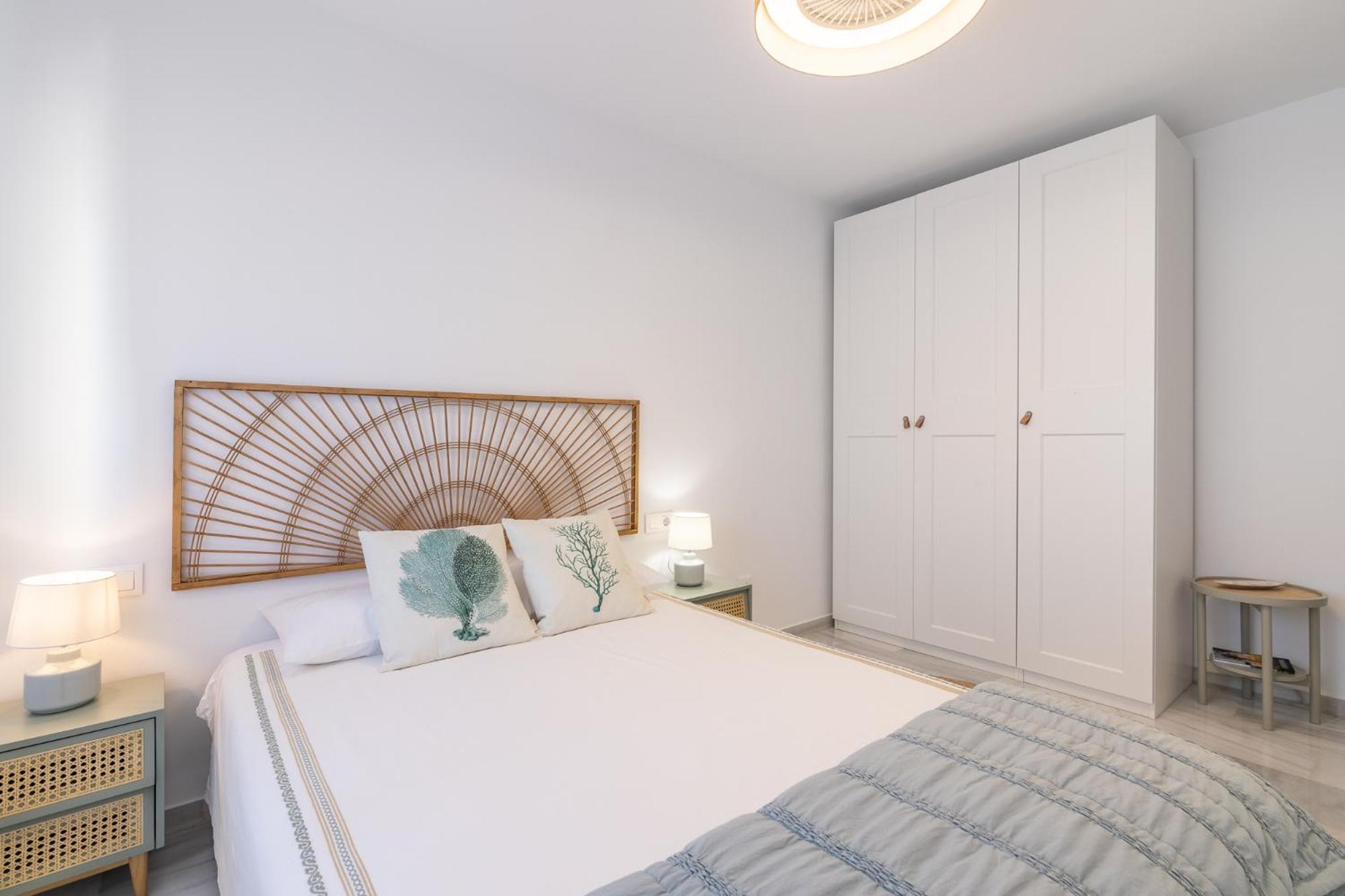 Espectacular Apartamento Estepona, Primera Linea De Playa, Totalmente Reformado En 2023 Apartment