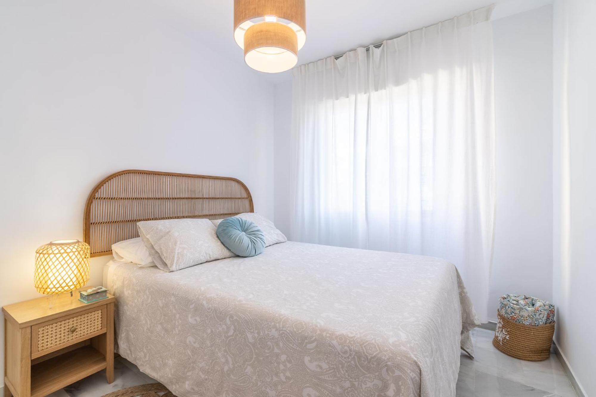Espectacular Apartamento Estepona, Primera Linea De Playa, Totalmente Reformado En 2023 *