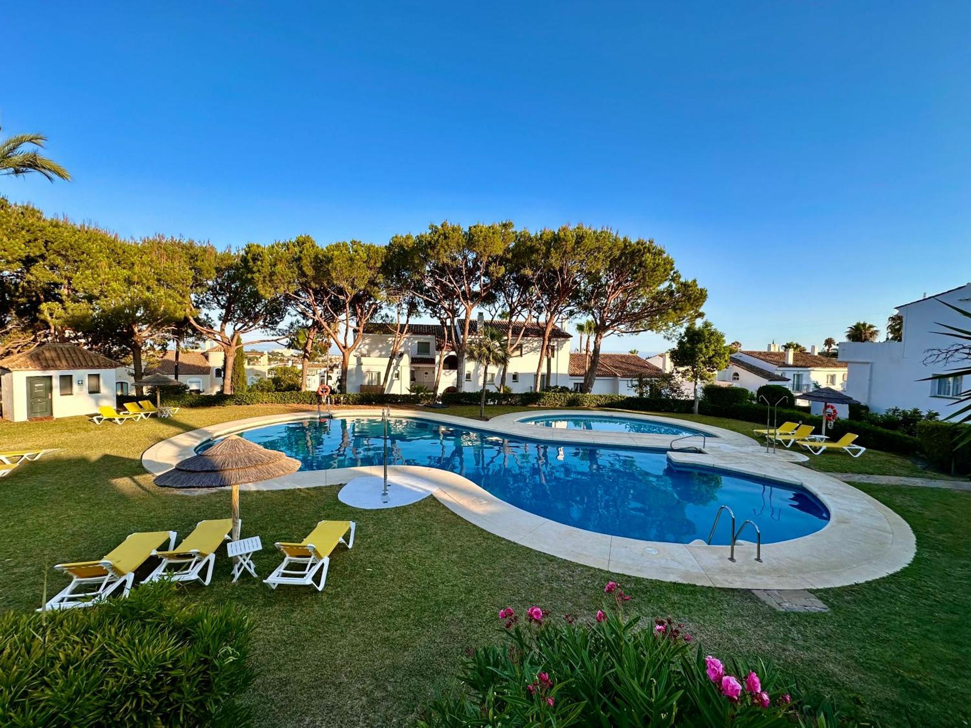 Magnifique Town House 2 Ch , 2 Sdb Sur Un Golf
