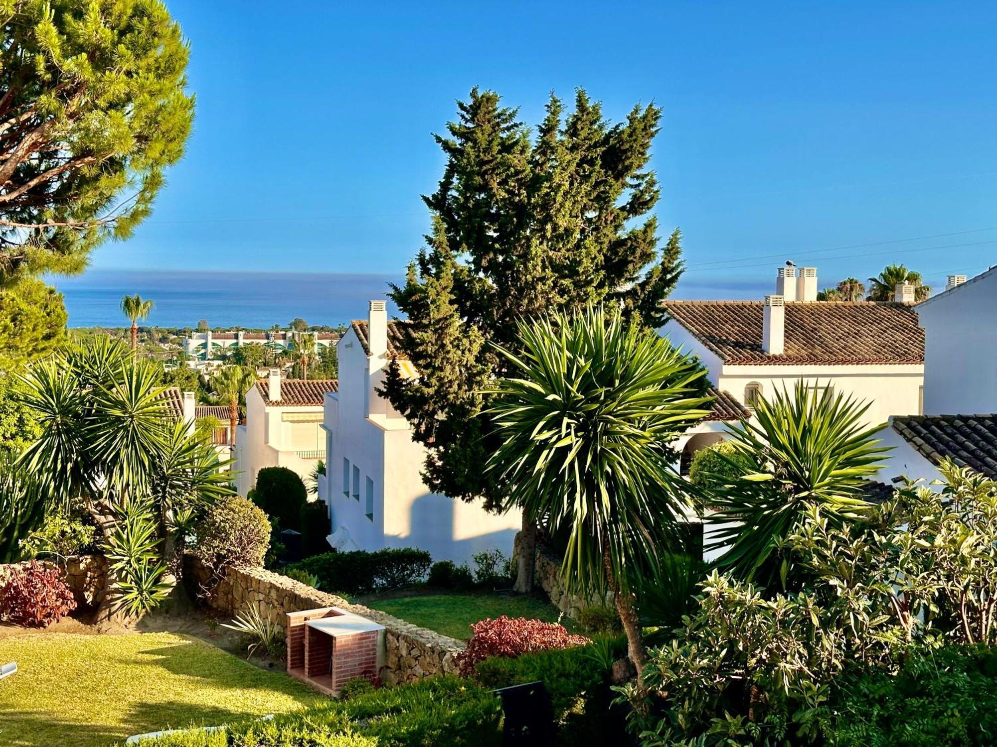 Holiday home Magnifique Town House 2 Ch , 2 Sdb Sur Un Golf Estepona