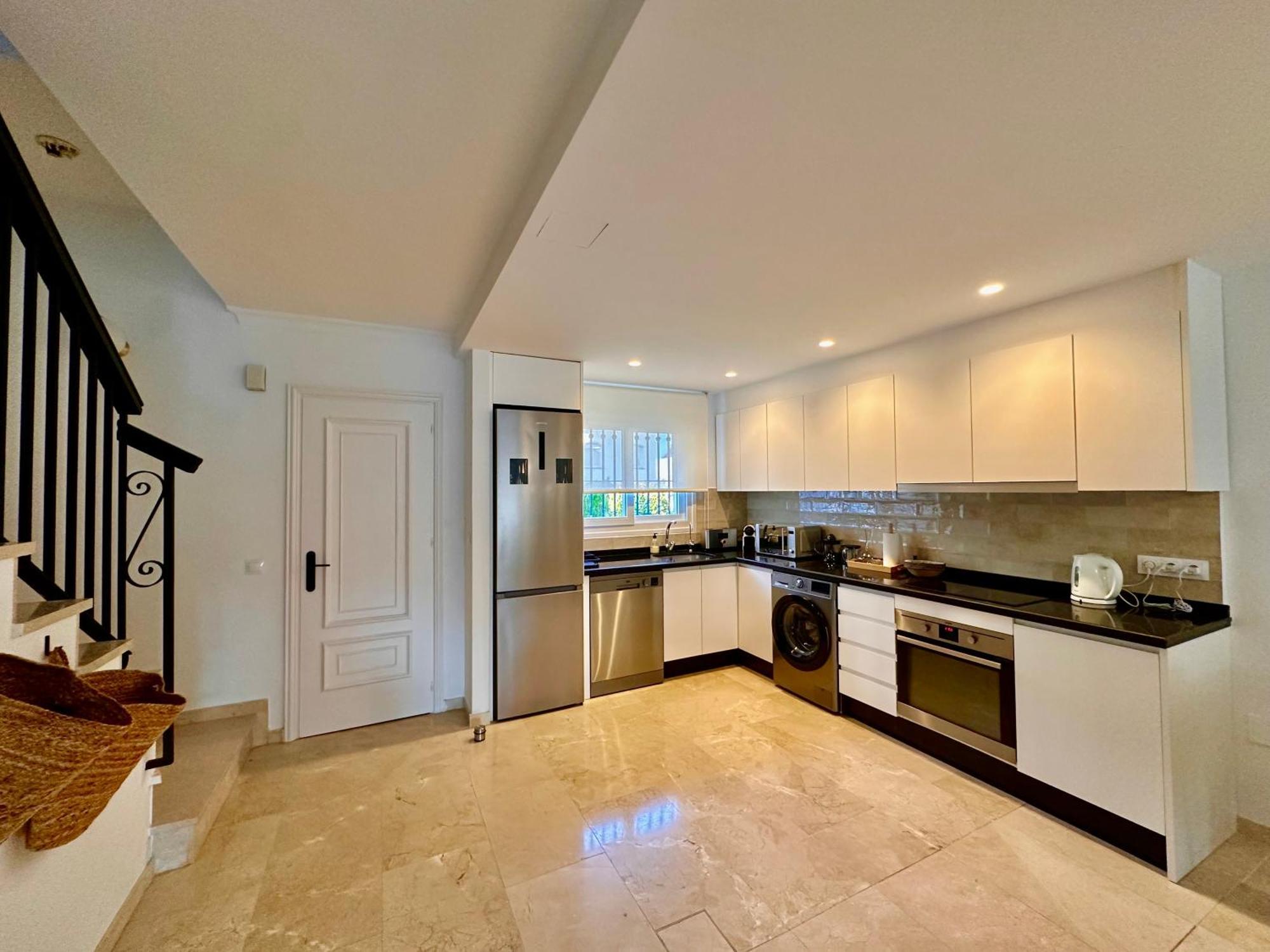 Magnifique Town House 2 Ch , 2 Sdb Sur Un Golf Holiday home Estepona