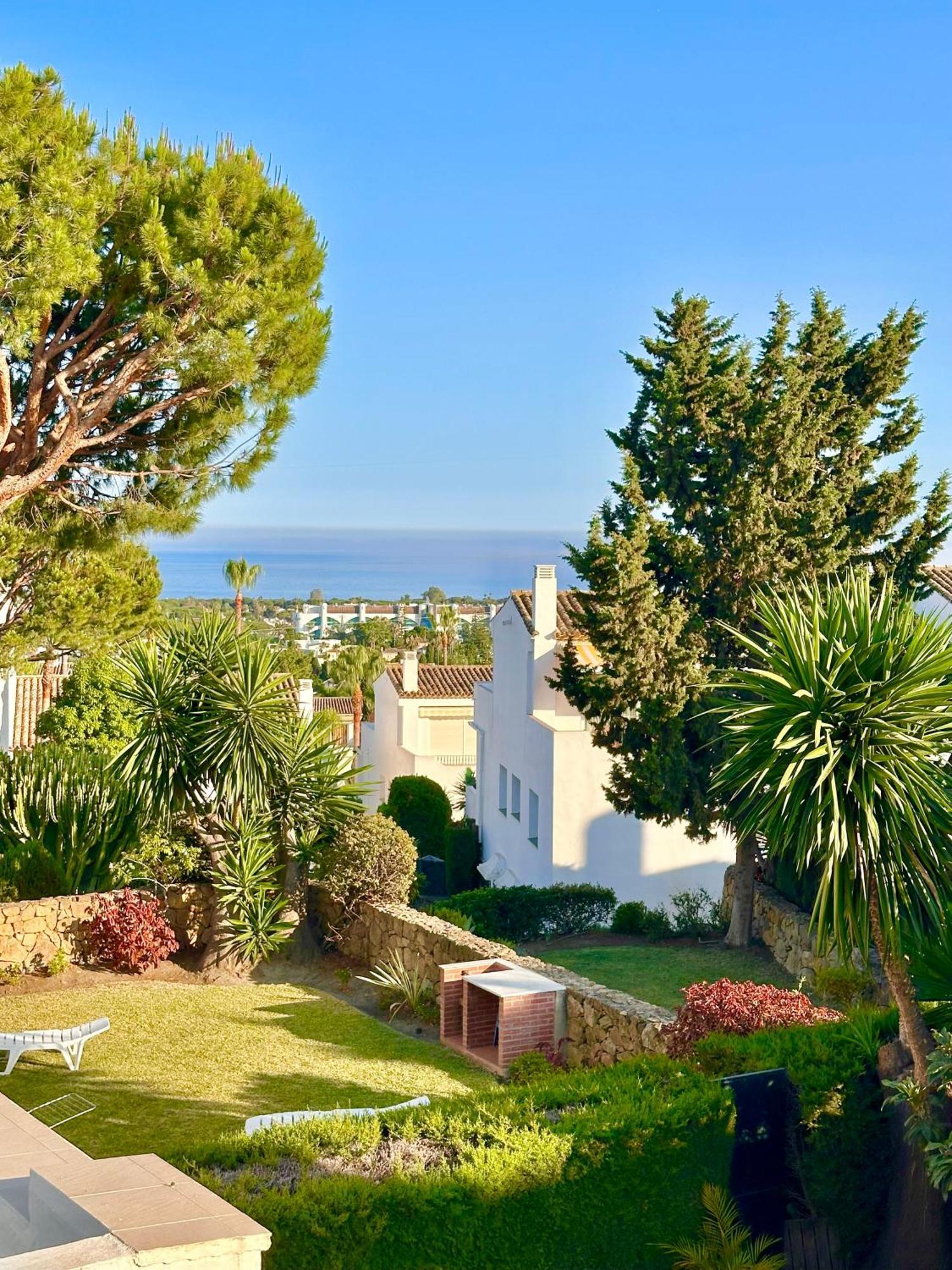 Magnifique Town House 2 Ch , 2 Sdb Sur Un Golf Estepona