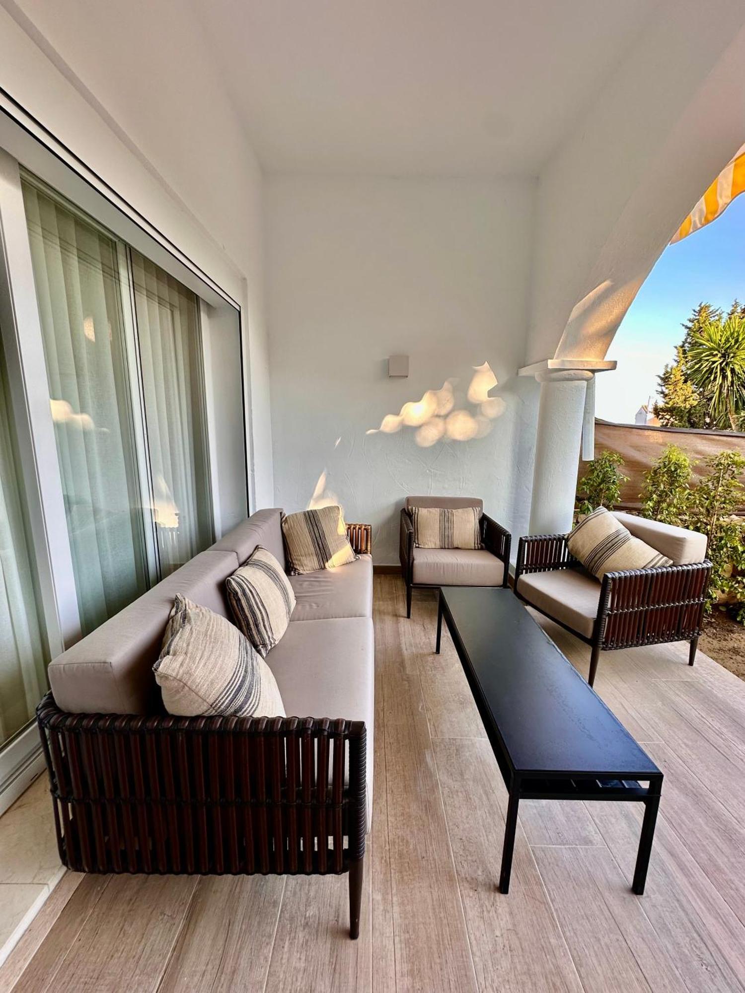 Magnifique Town House 2 Ch , 2 Sdb Sur Un Golf Holiday home Estepona