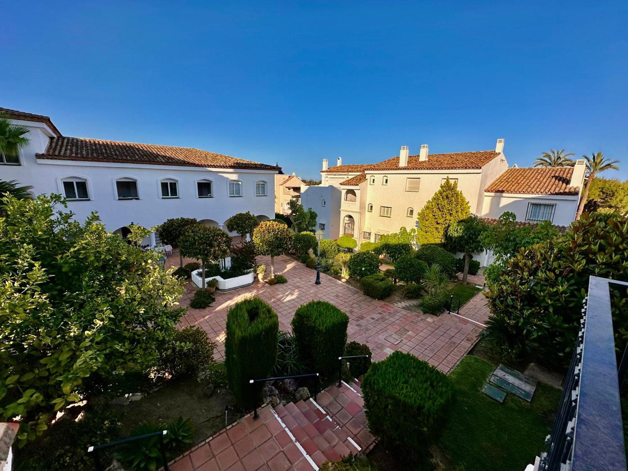 Magnifique Town House 2 Ch , 2 Sdb Sur Un Golf *