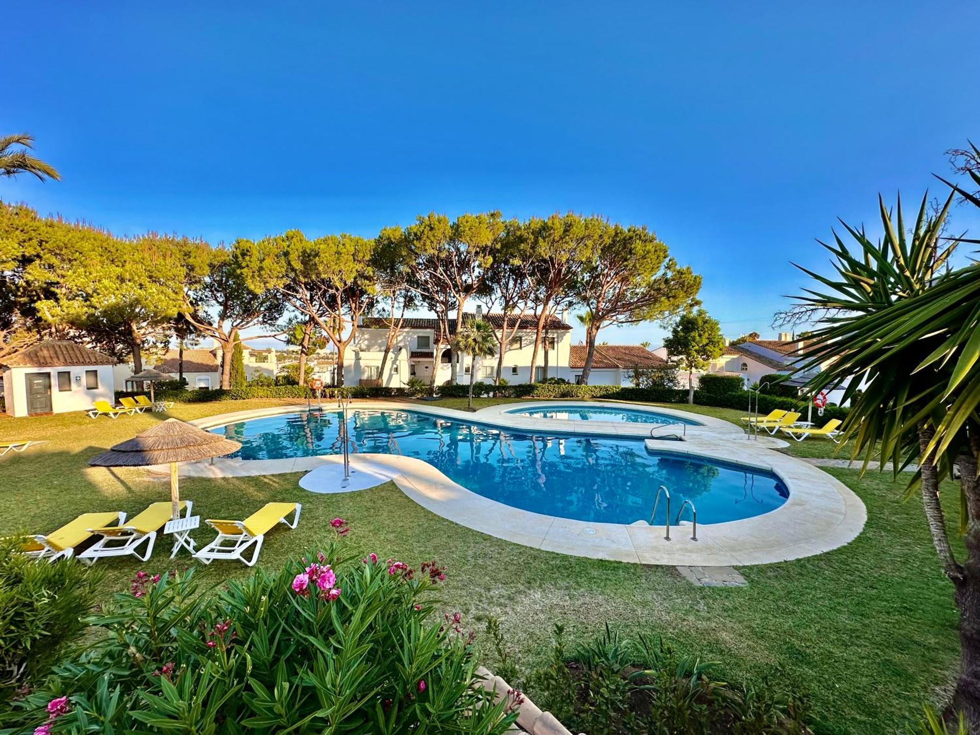 Magnifique Town House 2 Ch , 2 Sdb Sur Un Golf