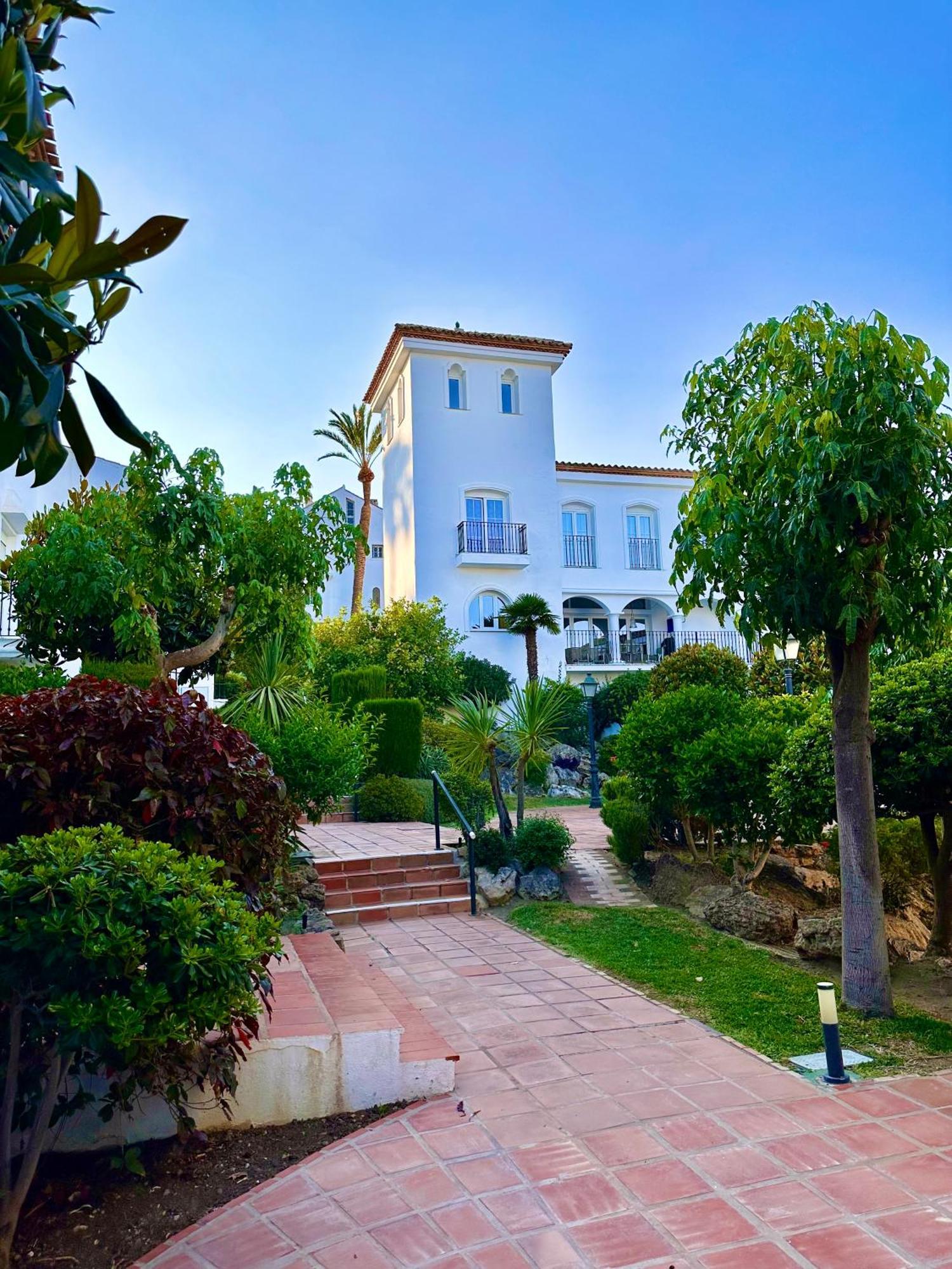 Magnifique Town House 2 Ch , 2 Sdb Sur Un Golf