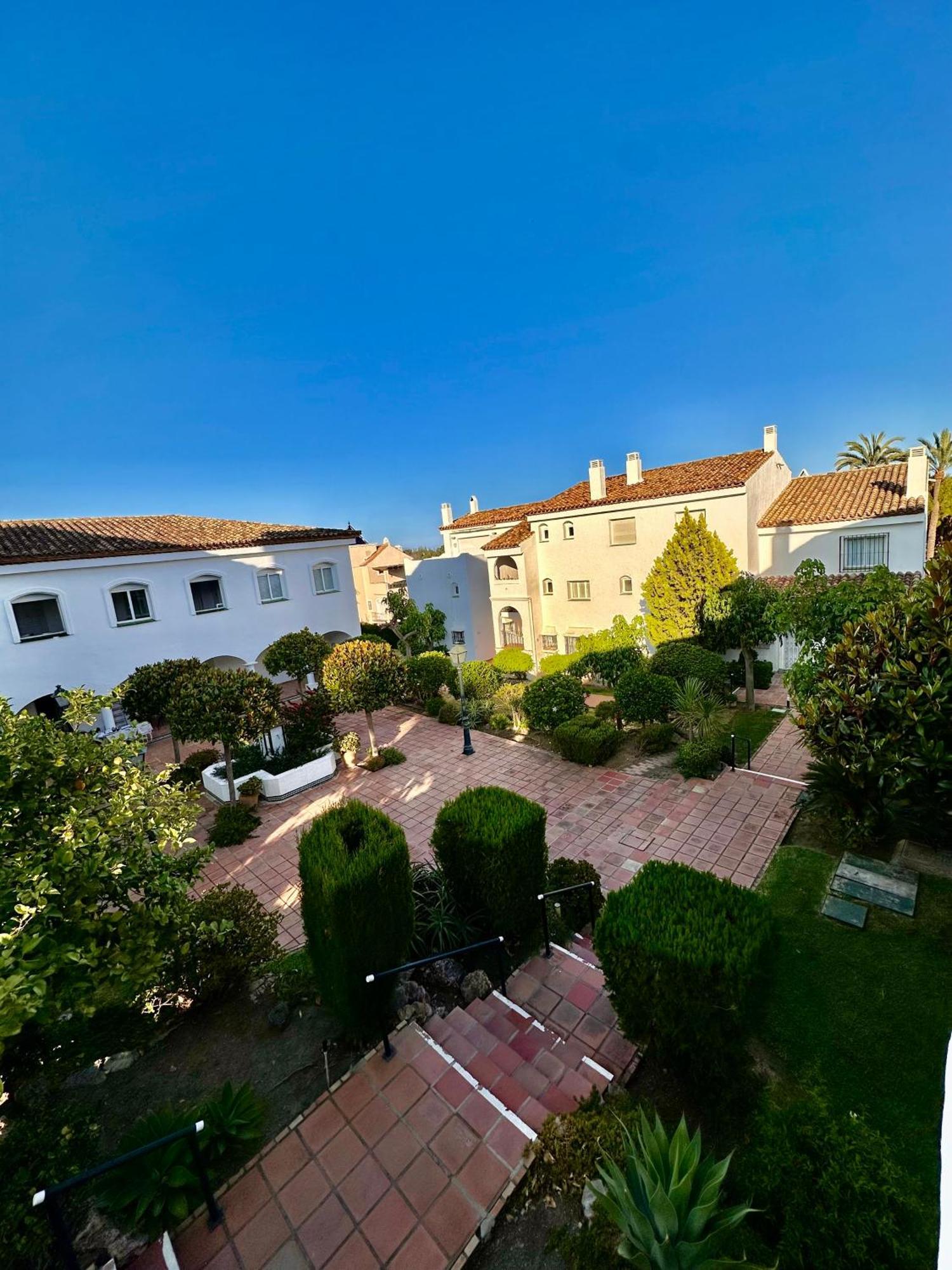 Magnifique Town House 2 Ch , 2 Sdb Sur Un Golf