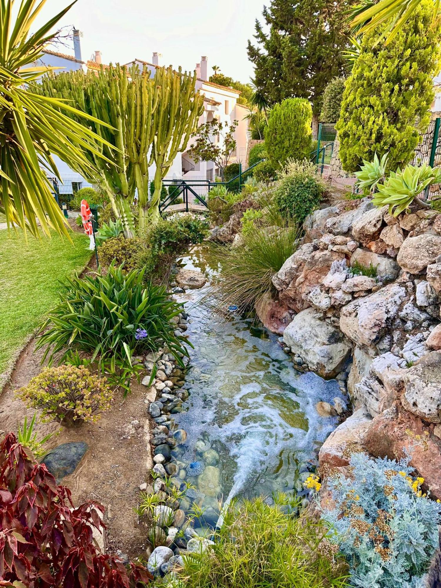 Magnifique Town House 2 Ch , 2 Sdb Sur Un Golf Holiday home Estepona