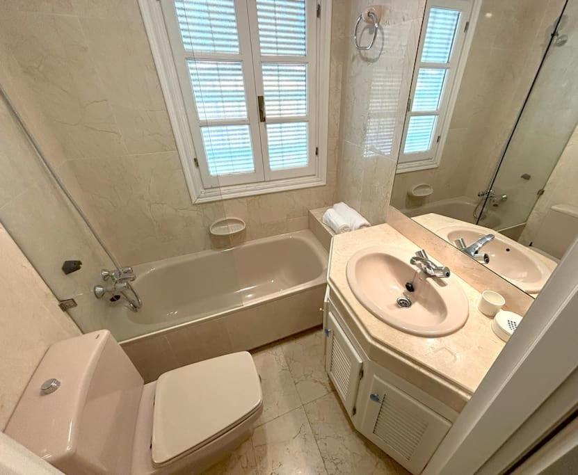 Villa 3 Min To Beach Urb Benamara Dos Hermanas