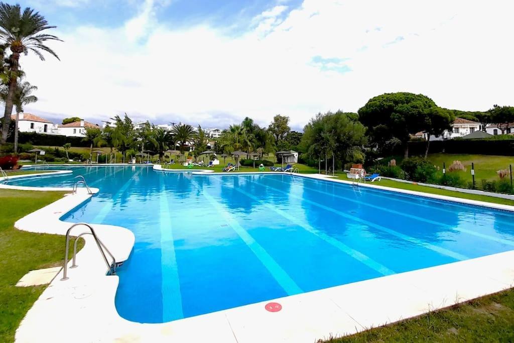 Villa 3 Min To Beach Urb Benamara Dos Hermanas *