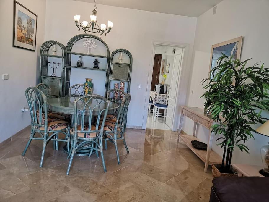 Piso Con Piscina A 1 Min Playa Estepona